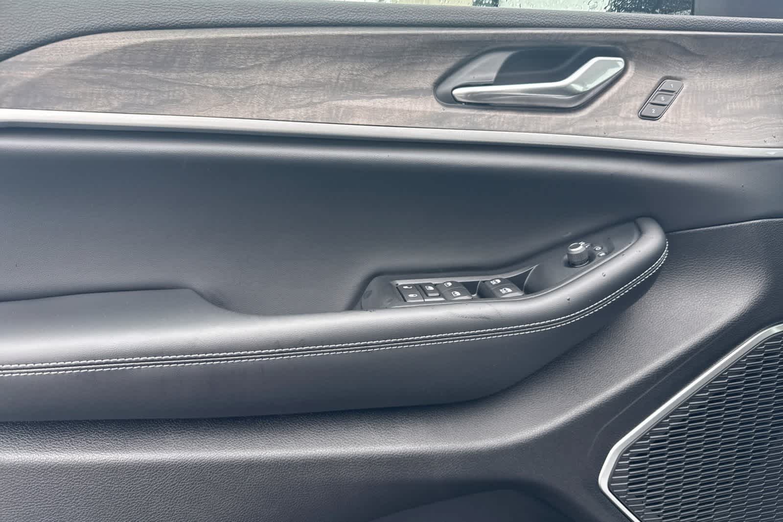 Thumbnail: 2026 Jeep Grand Cherokee - 12