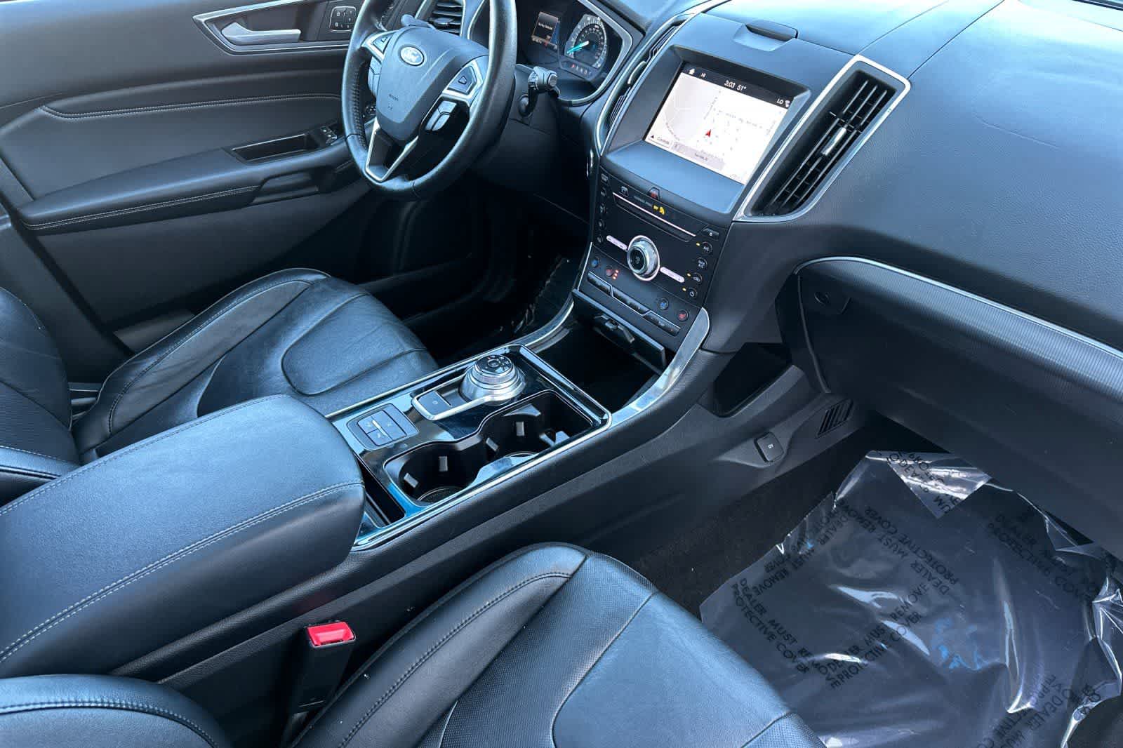 Thumbnail: 2019 Ford Edge - 17