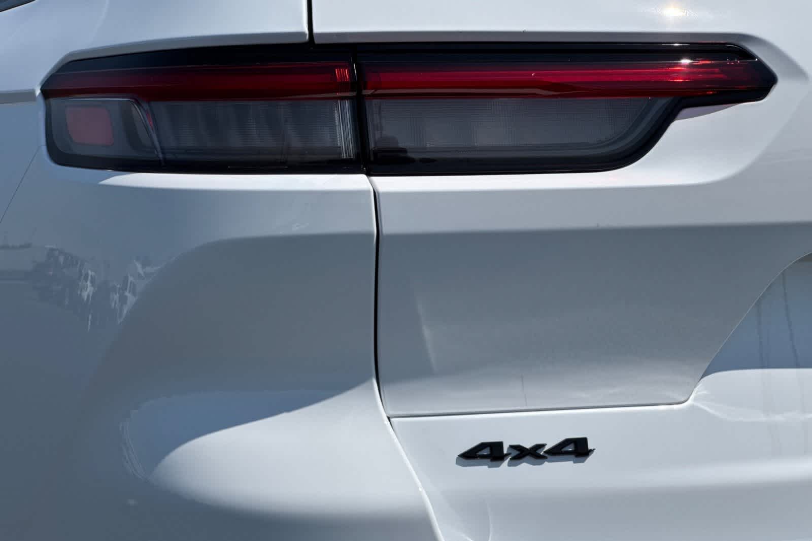 Thumbnail: 2025 Jeep Grand Cherokee - 33