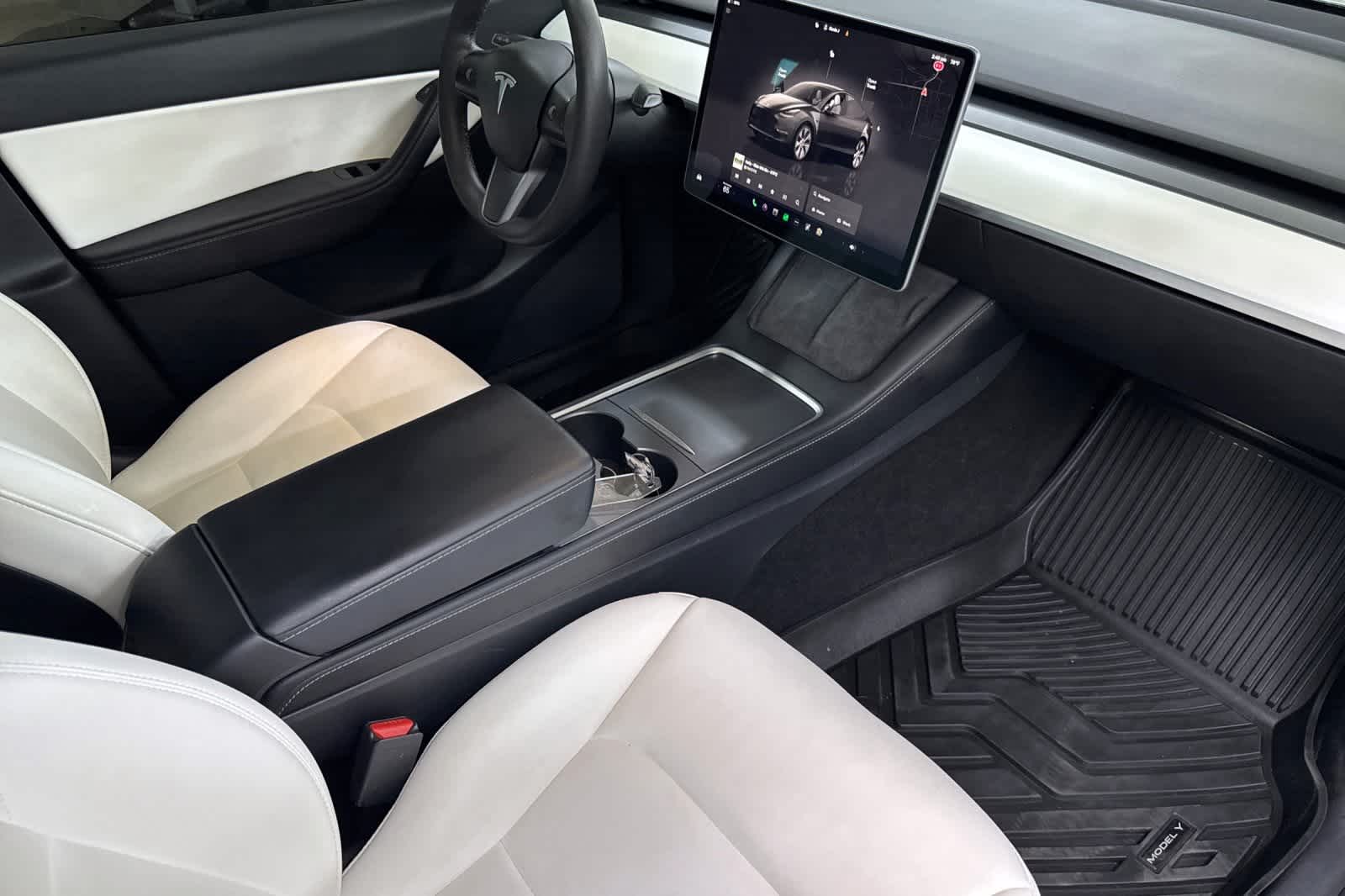 Thumbnail: 2022 Tesla Model Y - 17