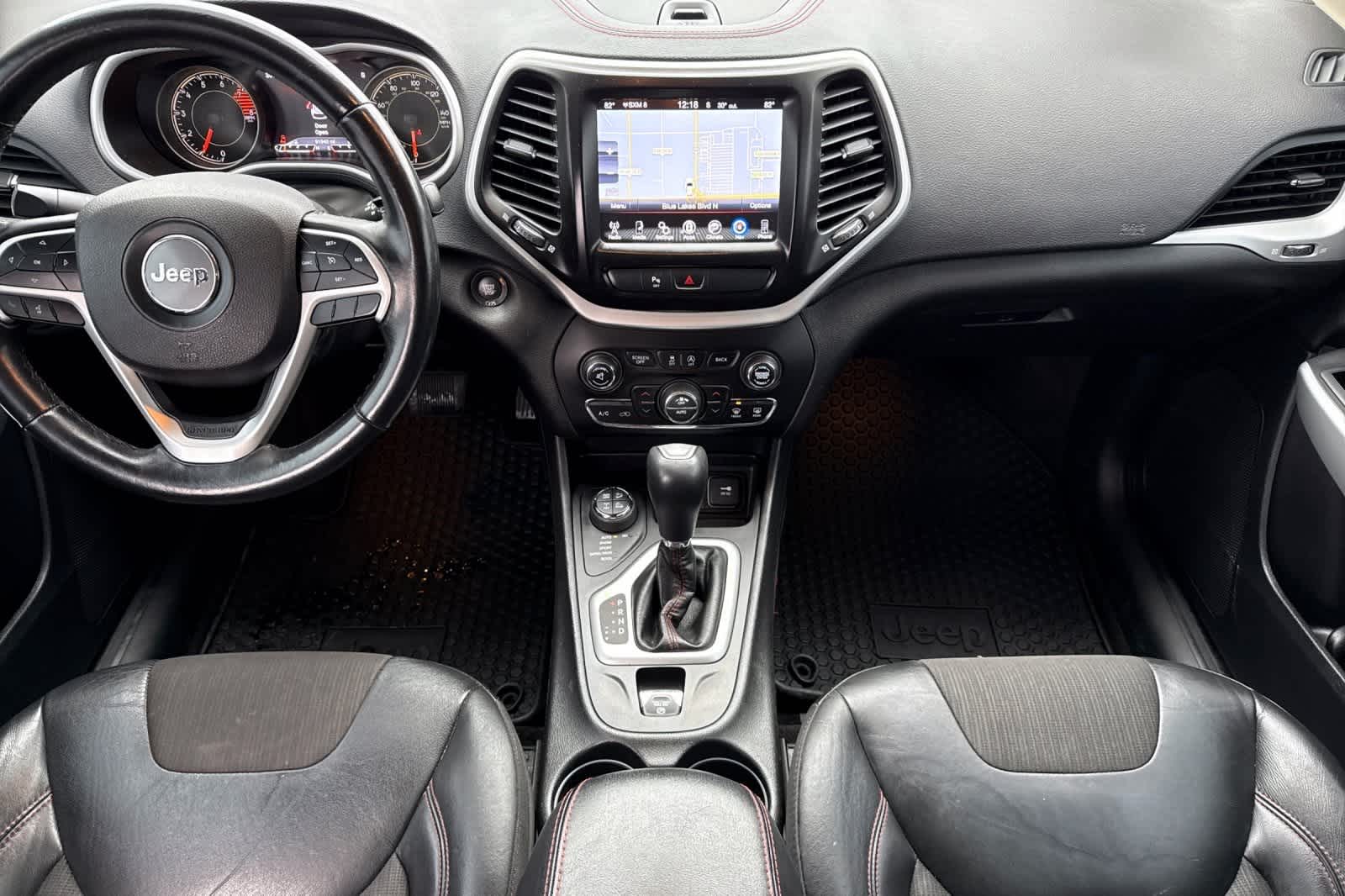 Thumbnail: 2018 Jeep Cherokee - 3