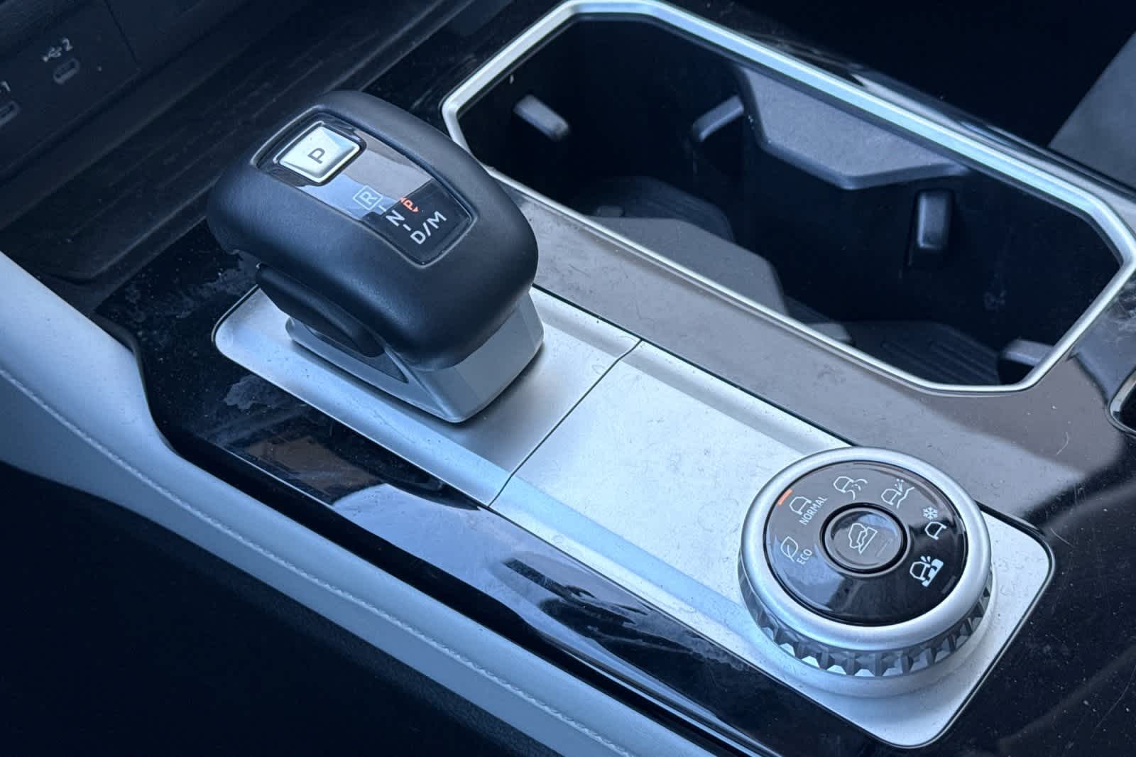 Thumbnail: 2025 Mitsubishi Outlander - 24