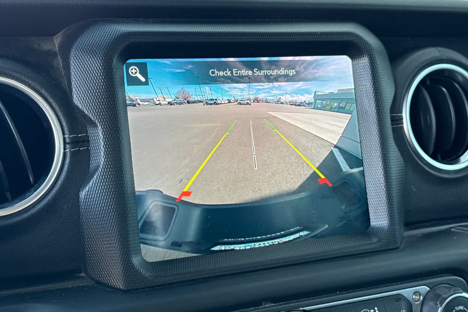 Thumbnail: 2020 Jeep Gladiator - 21