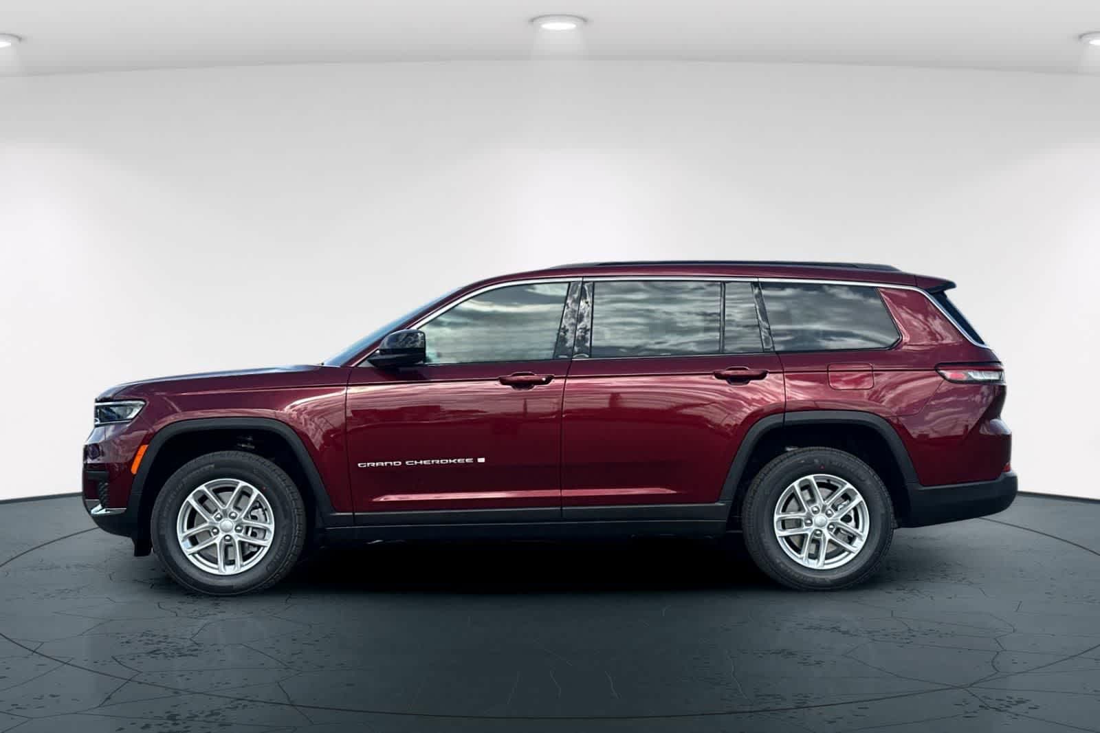 Thumbnail: 2026 Jeep Grand Cherokee - 9