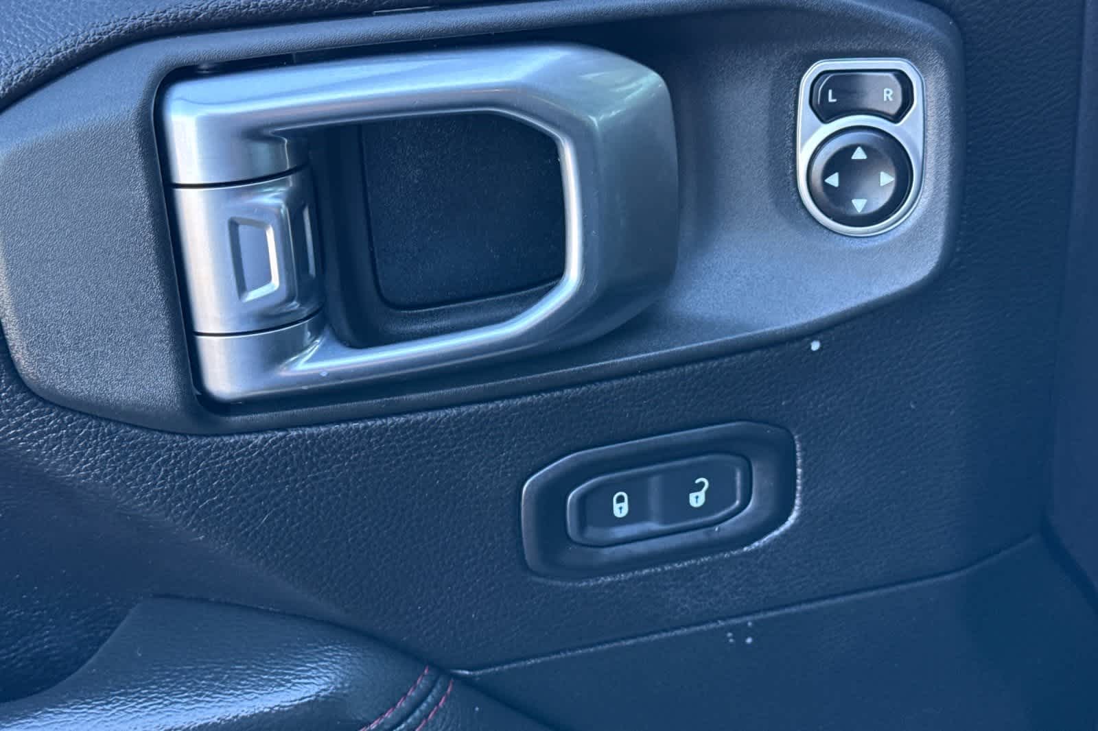 Thumbnail: 2020 Jeep Gladiator - 13