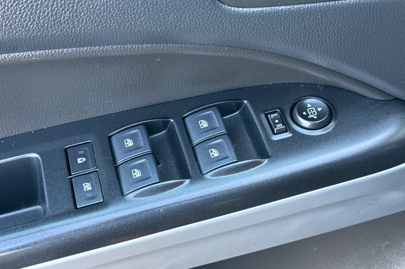 Thumbnail: 2022 Chevrolet Colorado - 13