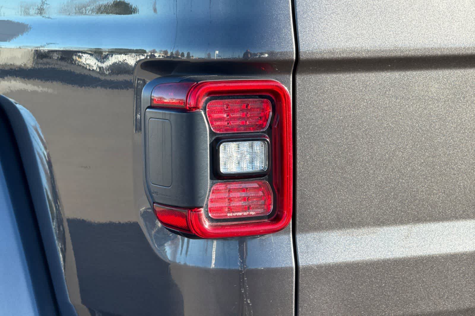 Thumbnail: 2020 Jeep Gladiator - 31