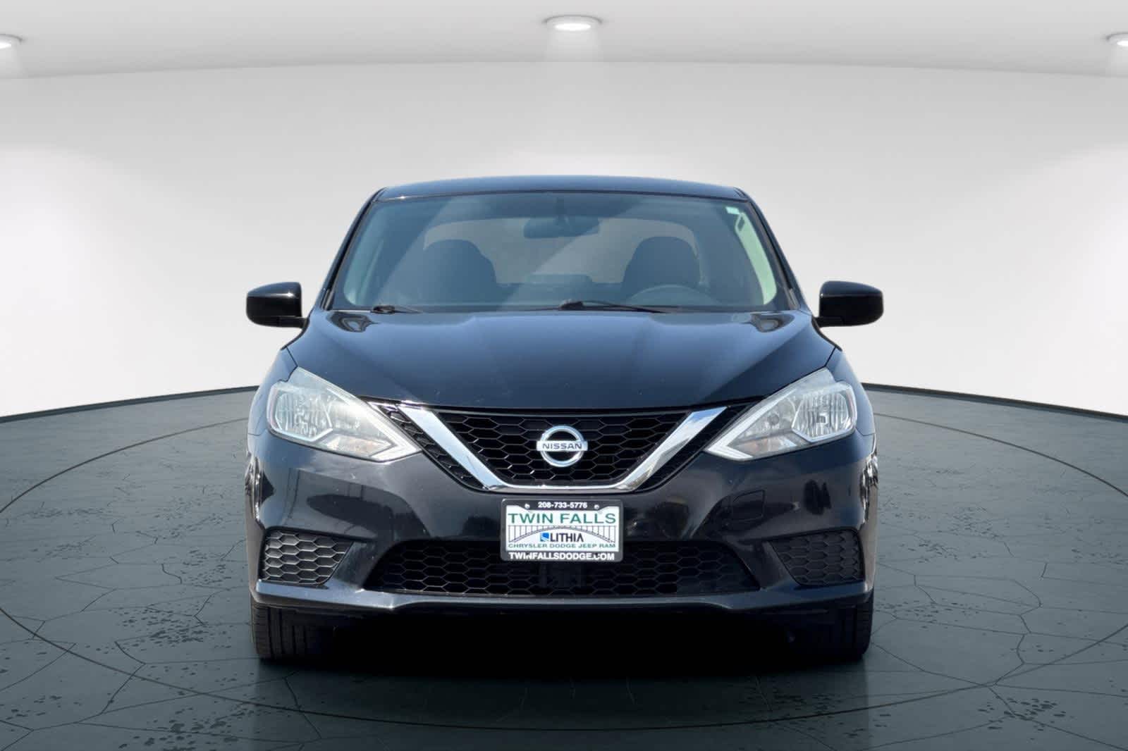 Thumbnail: 2016 Nissan Sentra - 10