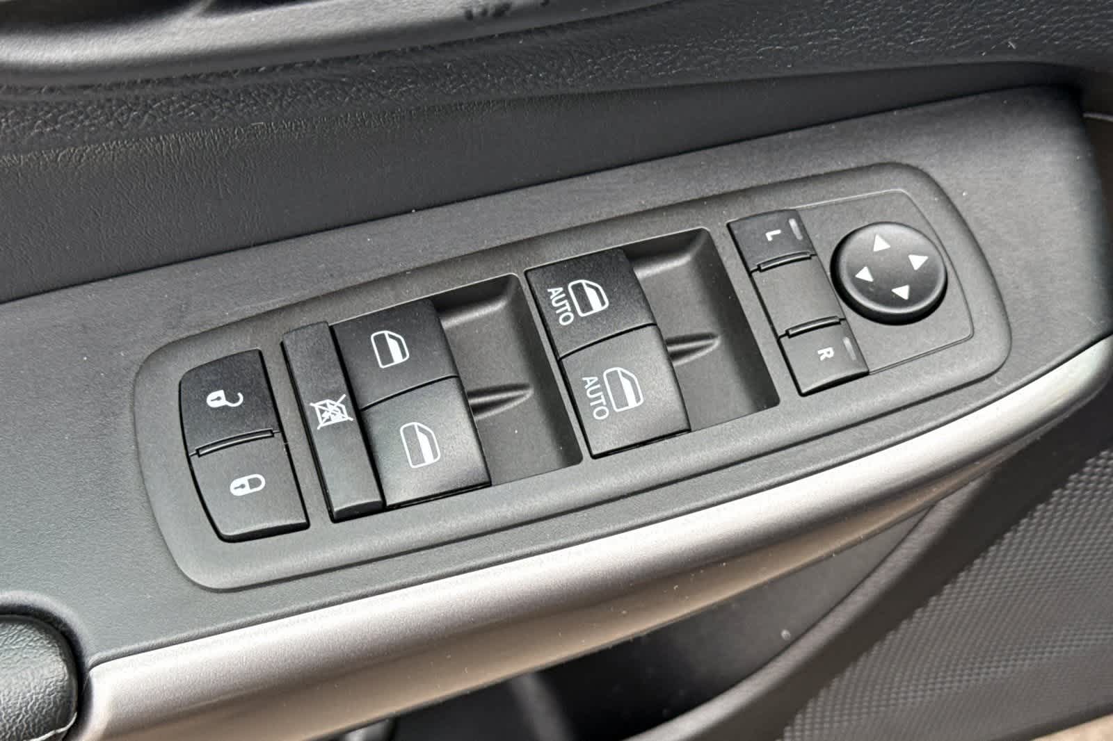 Thumbnail: 2021 Jeep Cherokee - 13