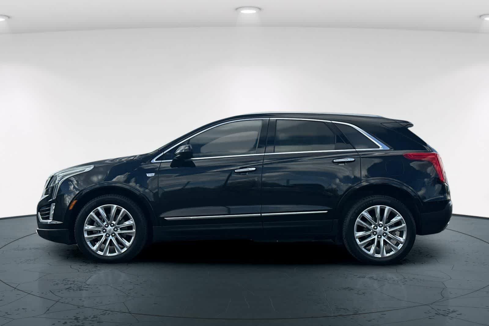 Thumbnail: 2017 Cadillac XT5 - 9