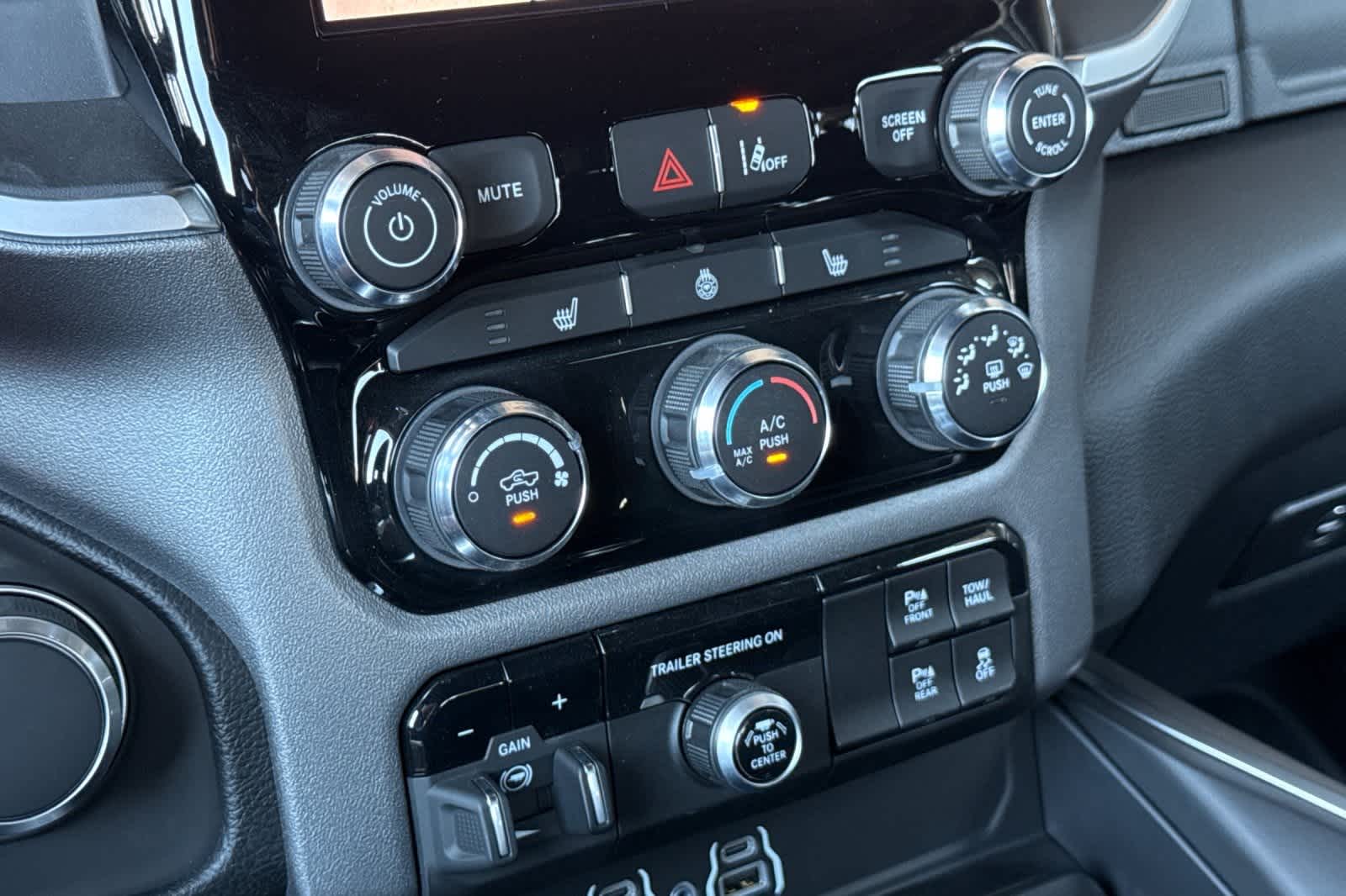 Thumbnail: 2025 RAM 1500 - 21