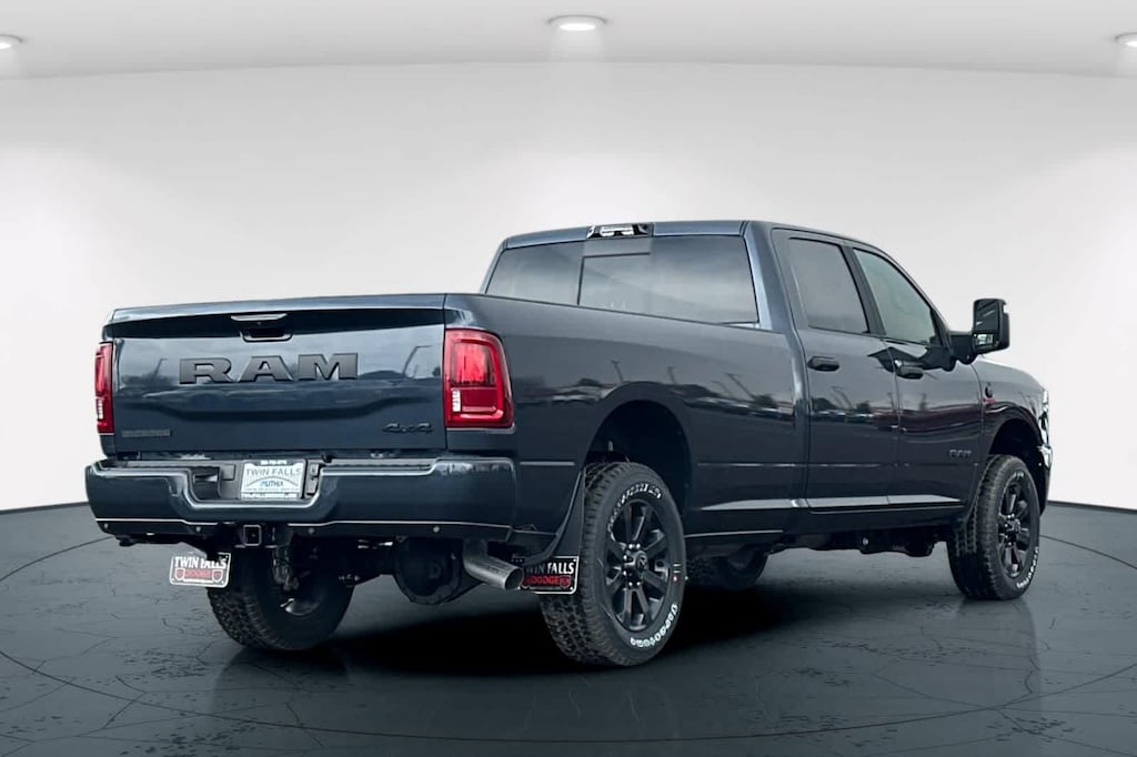 New 2026 Ram 3500 BIG HORN CREW CAB 4X4 8' BOX Pickup