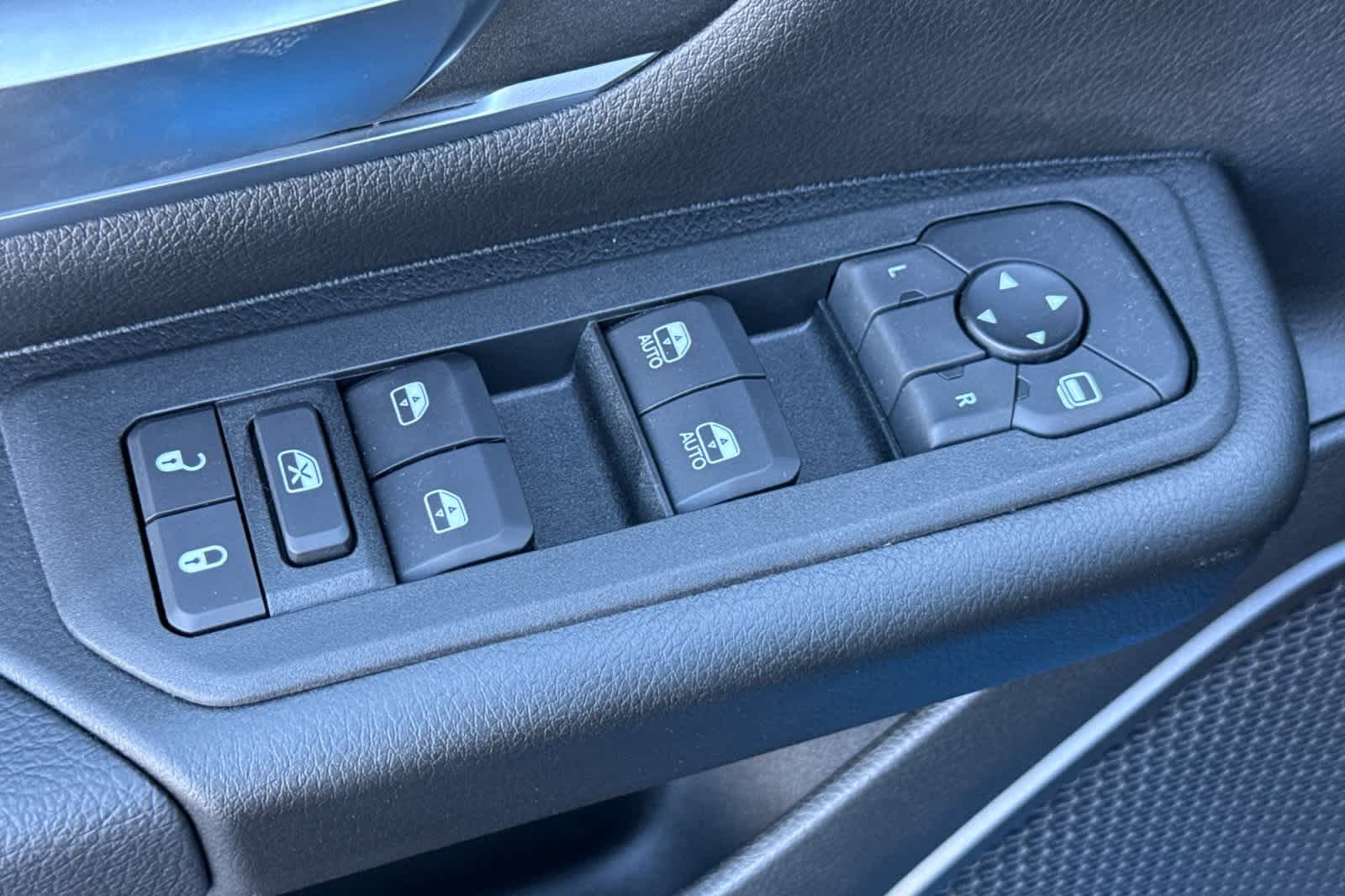 Thumbnail: 2026 RAM 1500 - 13