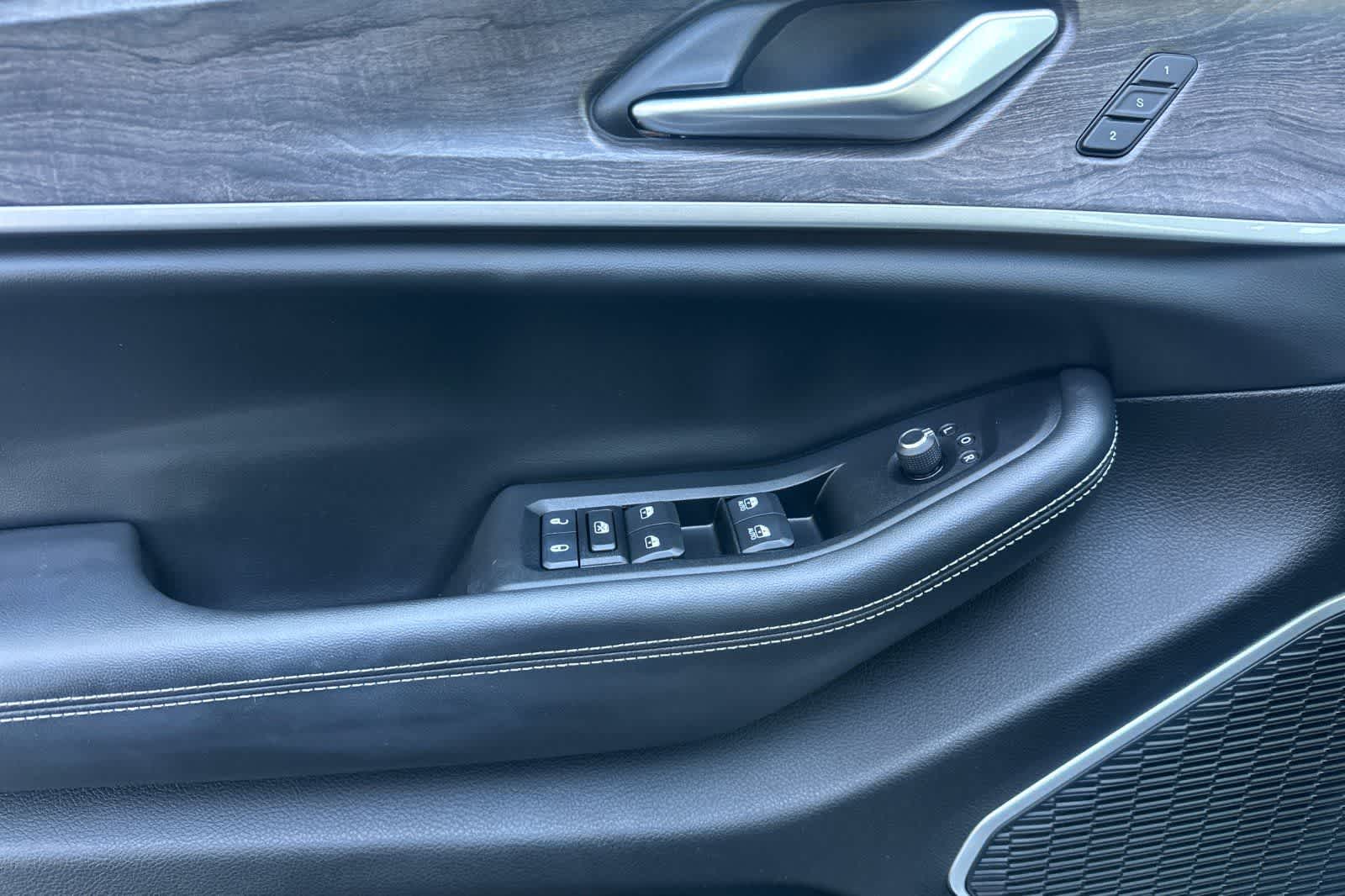 Thumbnail: 2022 Jeep Grand Cherokee - 12