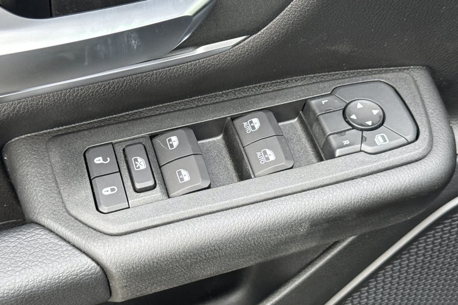 Thumbnail: 2026 RAM 1500 - 13