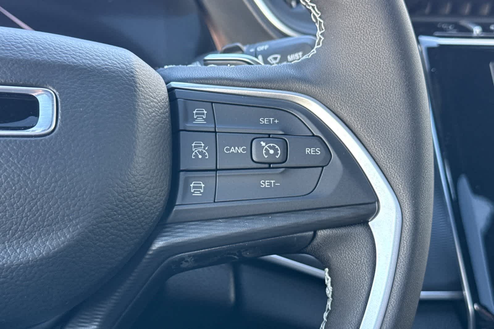 Thumbnail: 2025 Jeep Grand Cherokee - 27