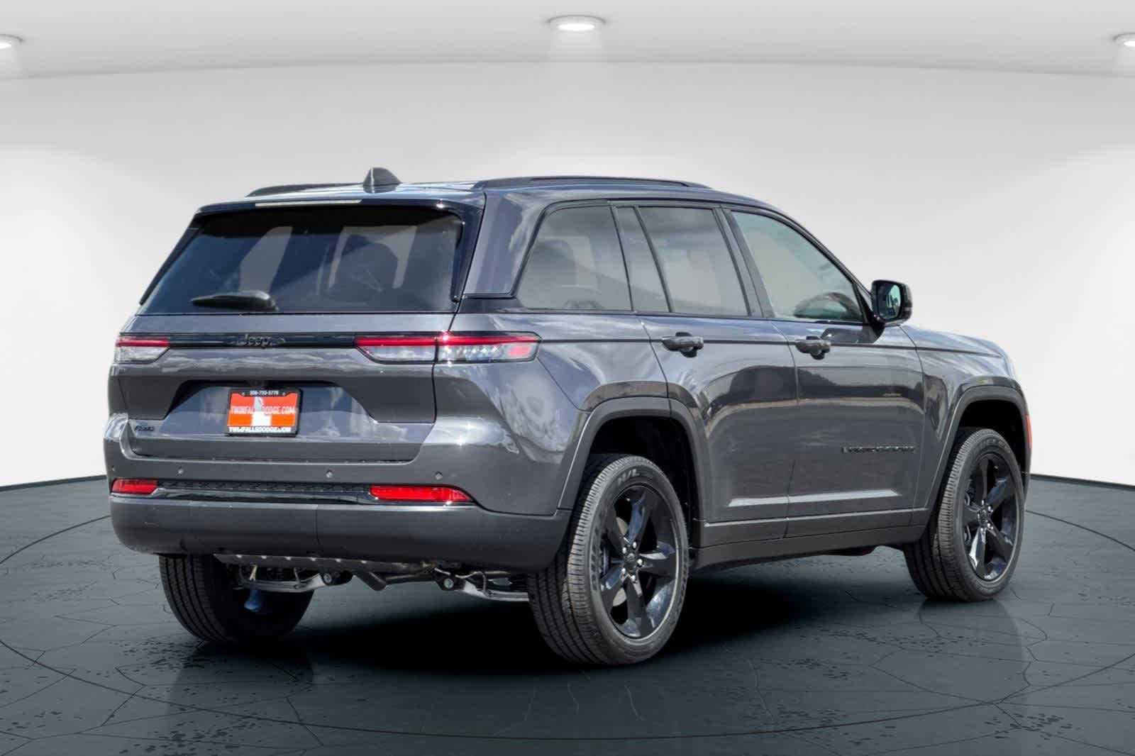 2025 Jeep Grand Cherokee Altitude X photo 2