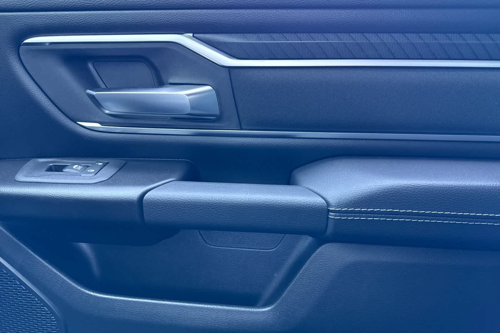 Thumbnail: 2025 RAM 1500 - 18