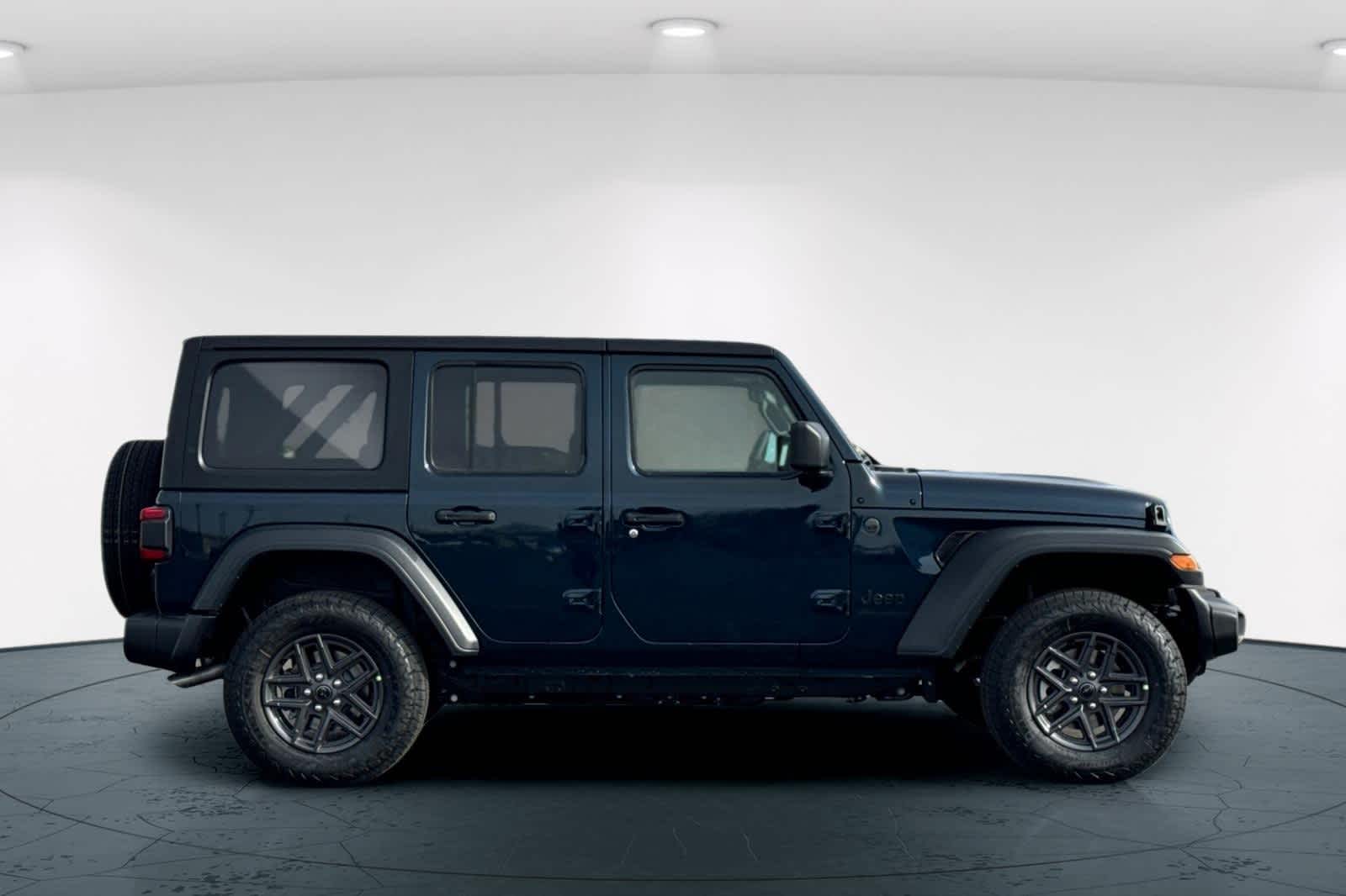 Thumbnail: 2025 Jeep Wrangler - 6