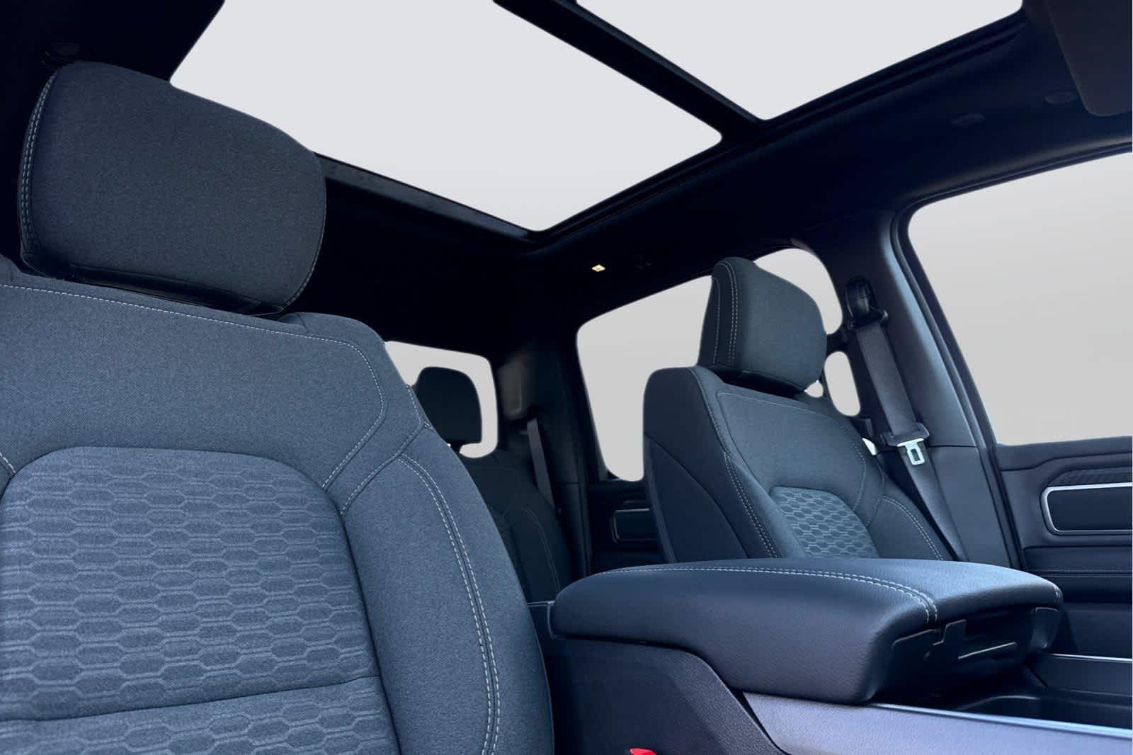 Thumbnail: 2026 RAM 1500 - 17