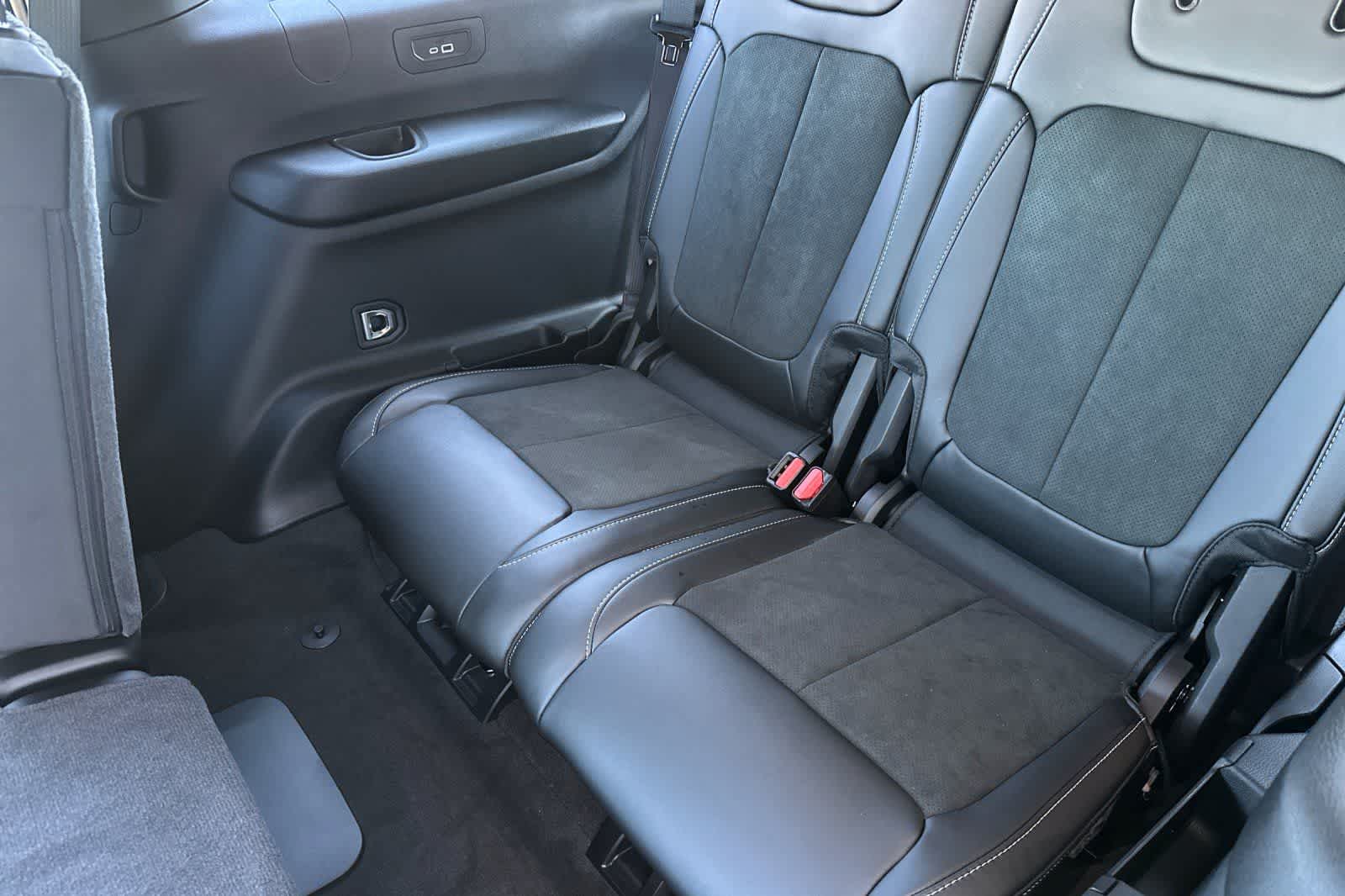 Thumbnail: 2026 Jeep Grand Cherokee - 16