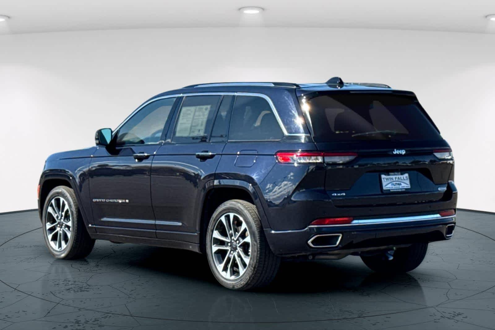 Thumbnail: 2023 Jeep Grand Cherokee - 8