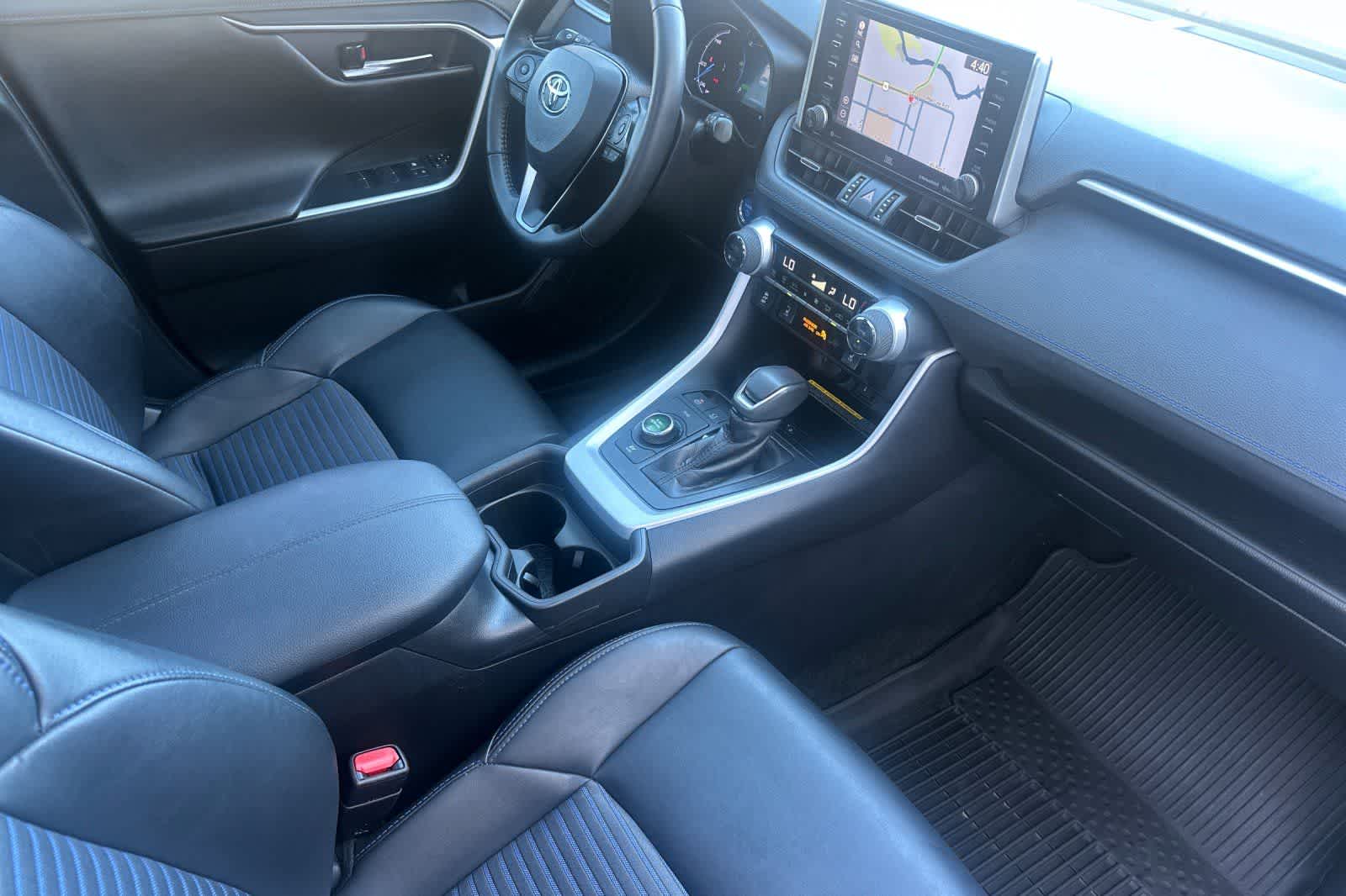 Thumbnail: 2021 Toyota RAV4 - 17