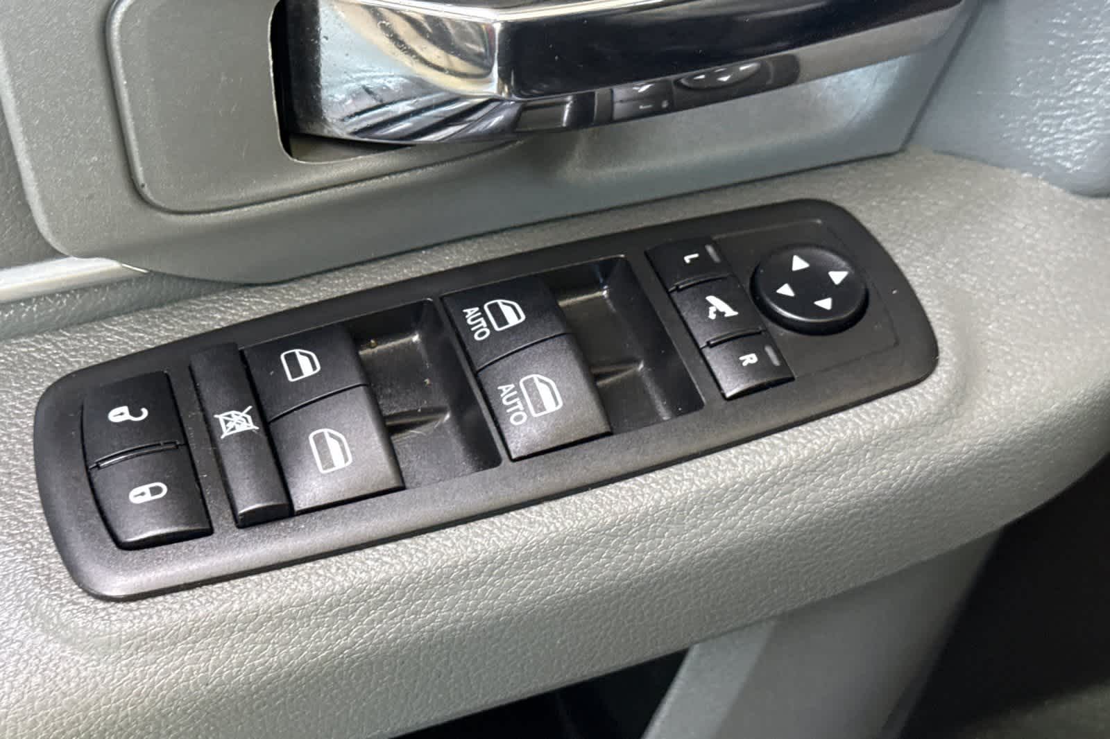 Thumbnail: 2019 RAM 1500 Classic - 13