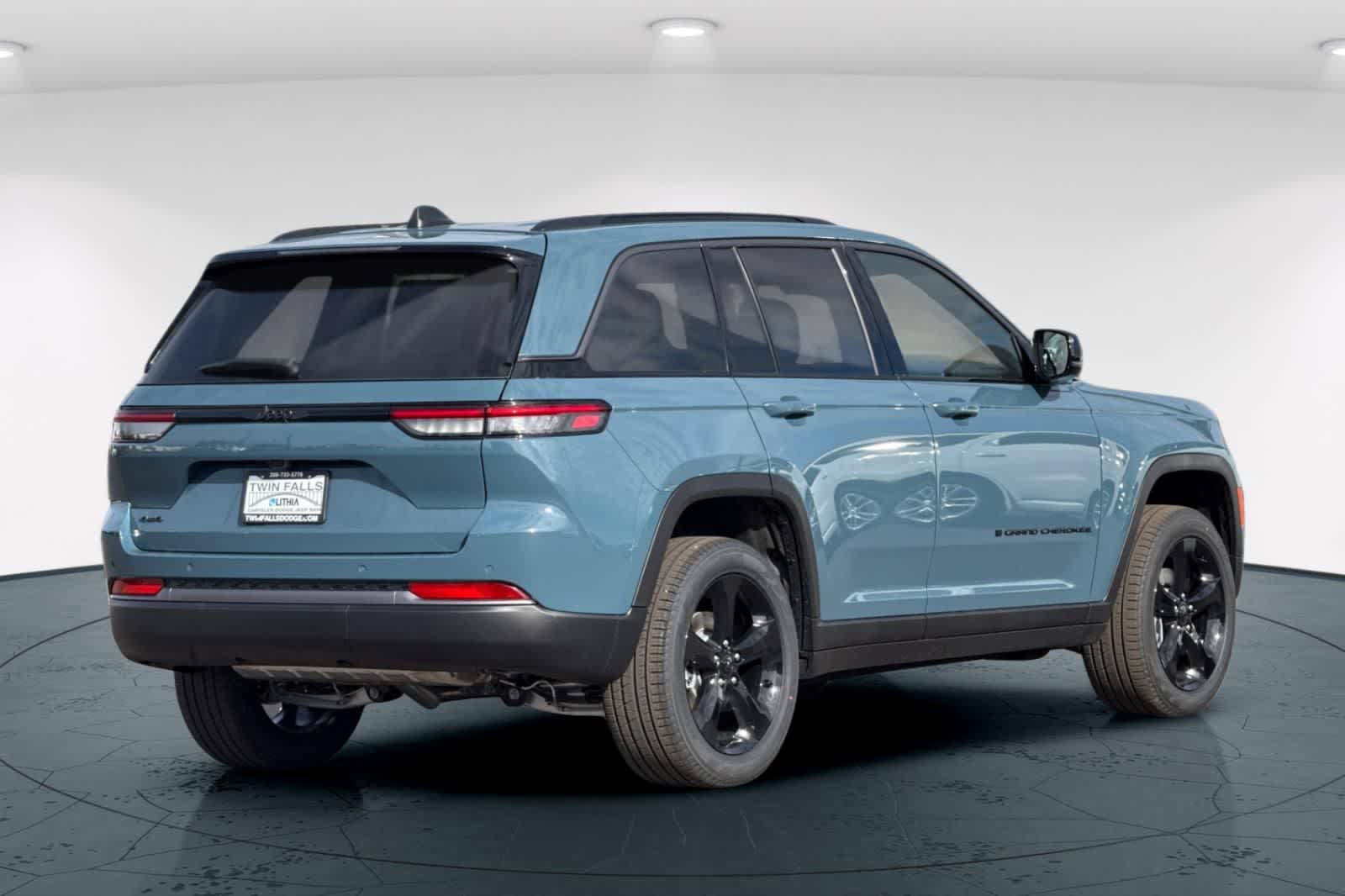 Thumbnail: 2026 Jeep Grand Cherokee - 2