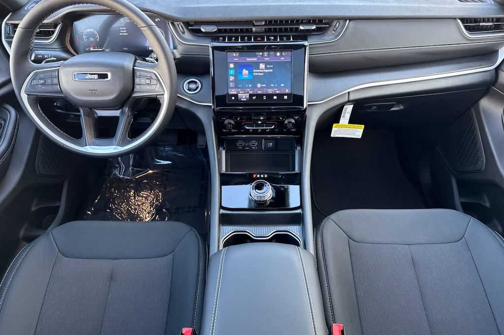 New 2025 Jeep Grand Cherokee LAREDO X 4X4 Sport Utility