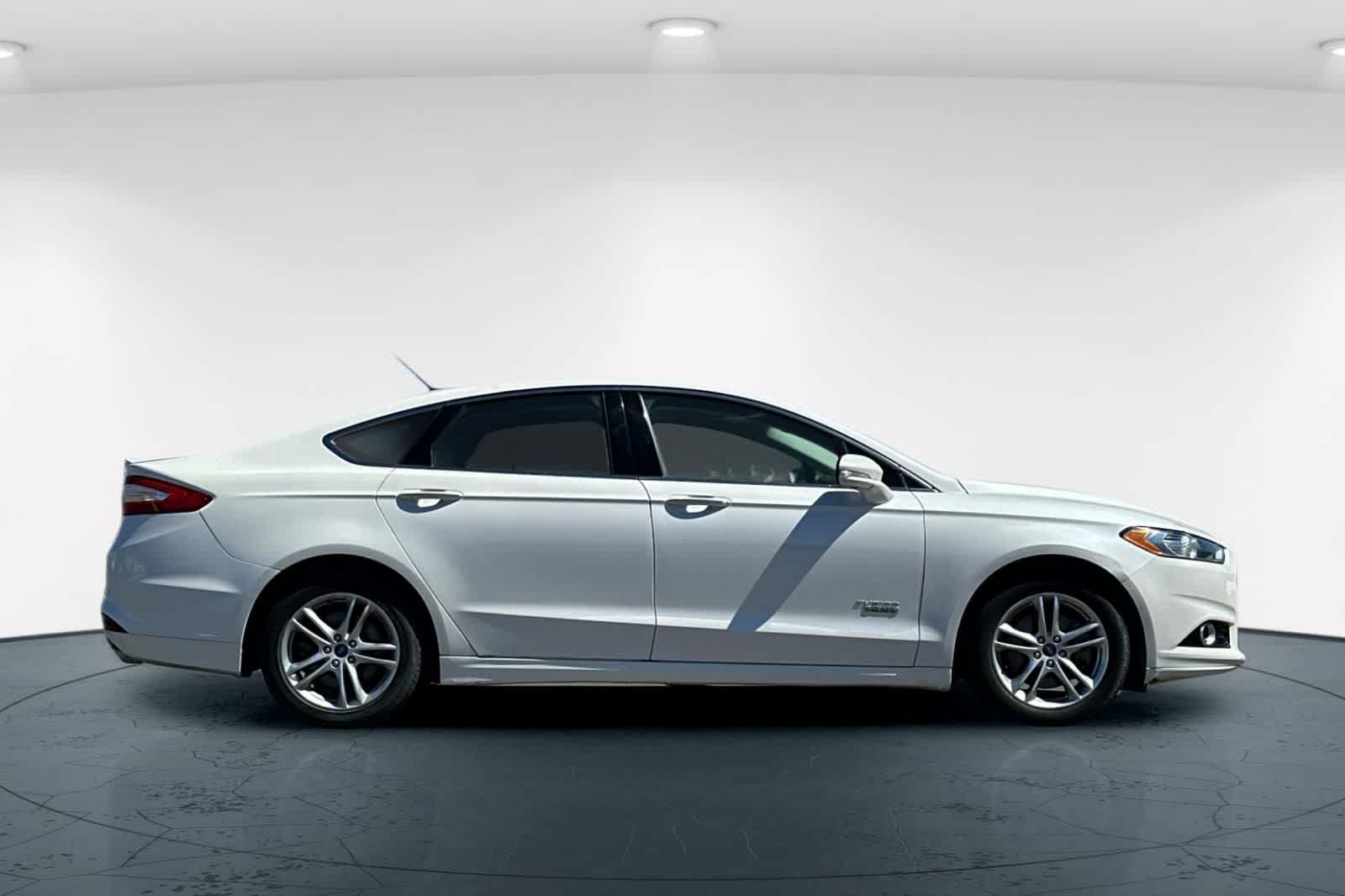 Thumbnail: 2016 Ford Fusion - 6
