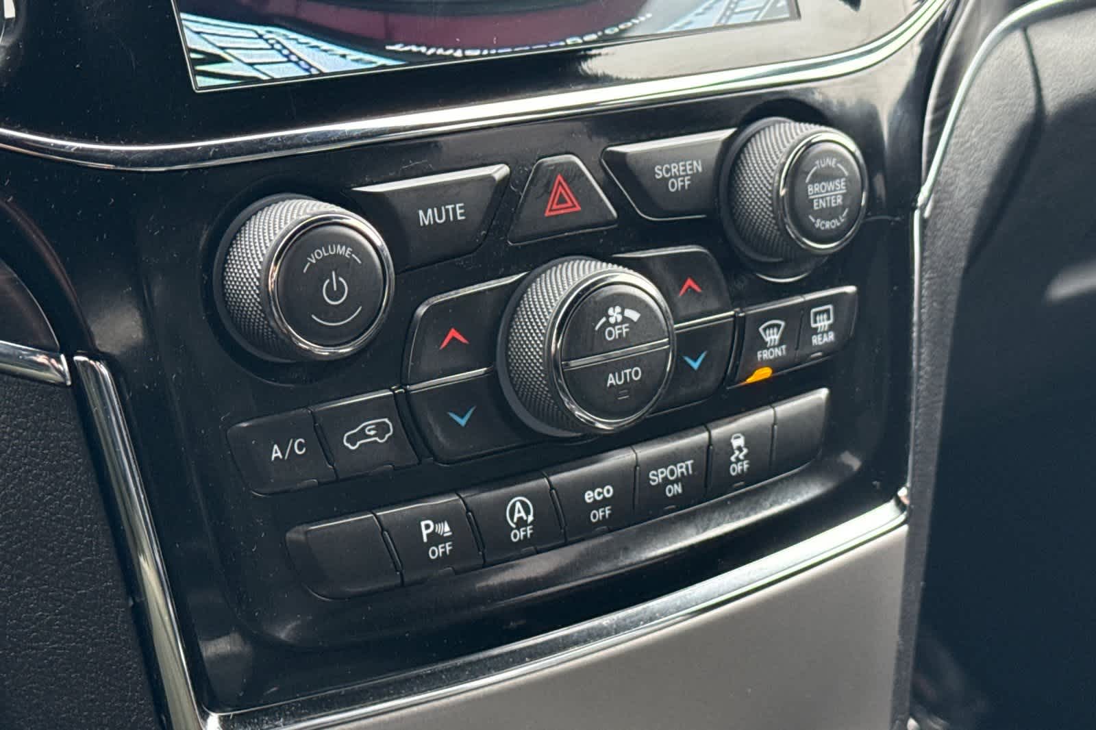 Thumbnail: 2019 Jeep Grand Cherokee - 23