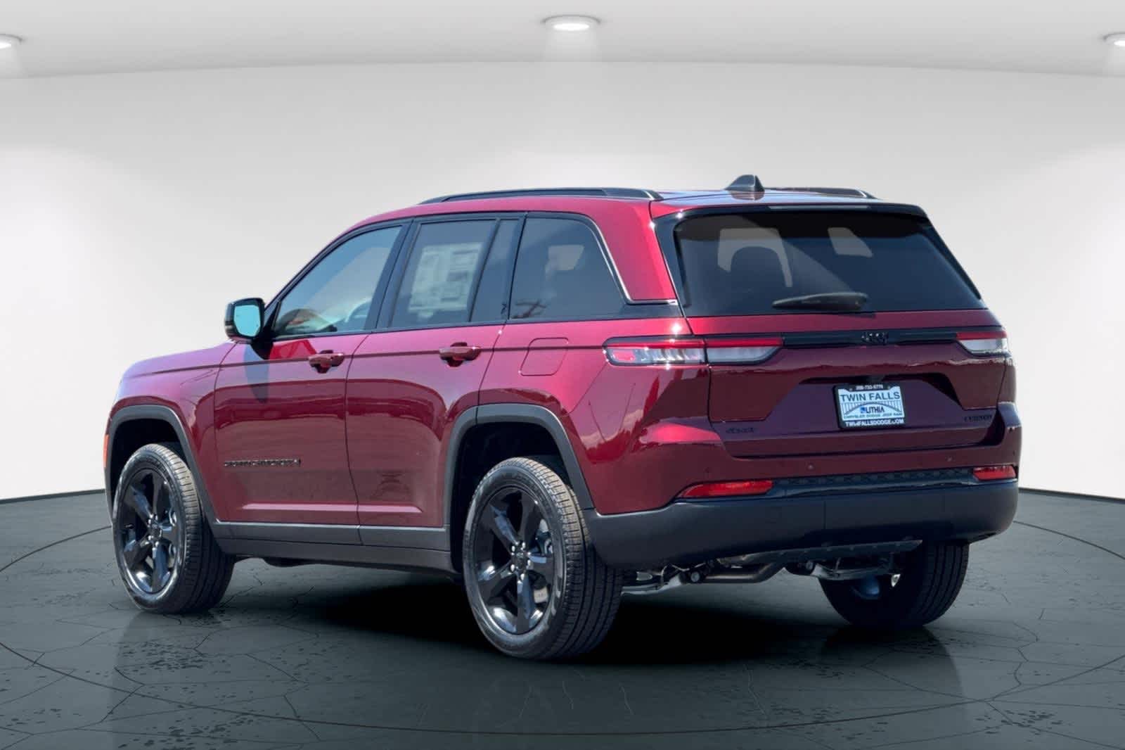Thumbnail: 2025 Jeep Grand Cherokee - 8