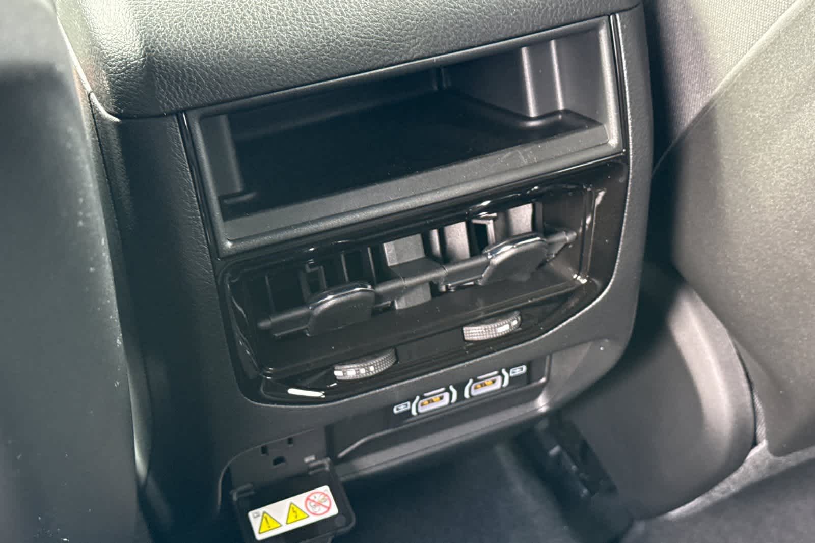 Thumbnail: 2025 Jeep Grand Cherokee - 15