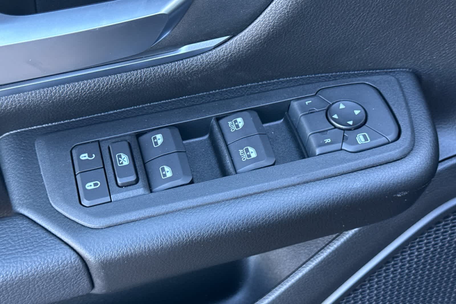 Thumbnail: 2026 RAM 1500 - 13