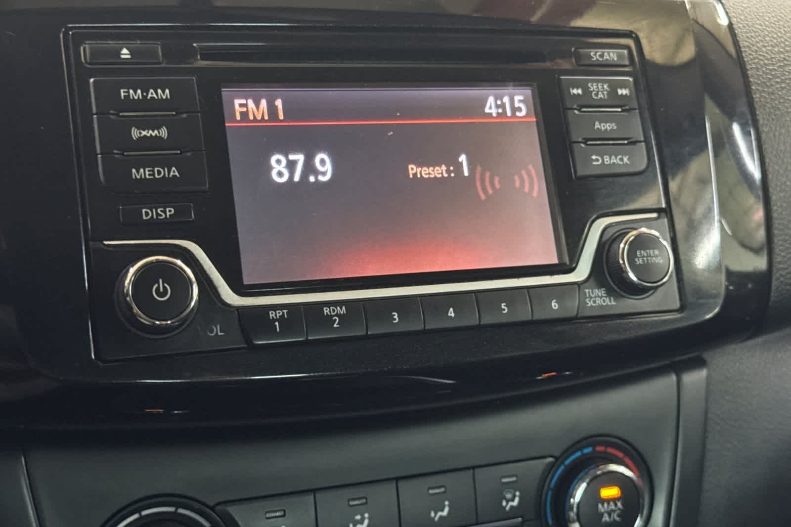 Thumbnail: 2016 Nissan Sentra - 18