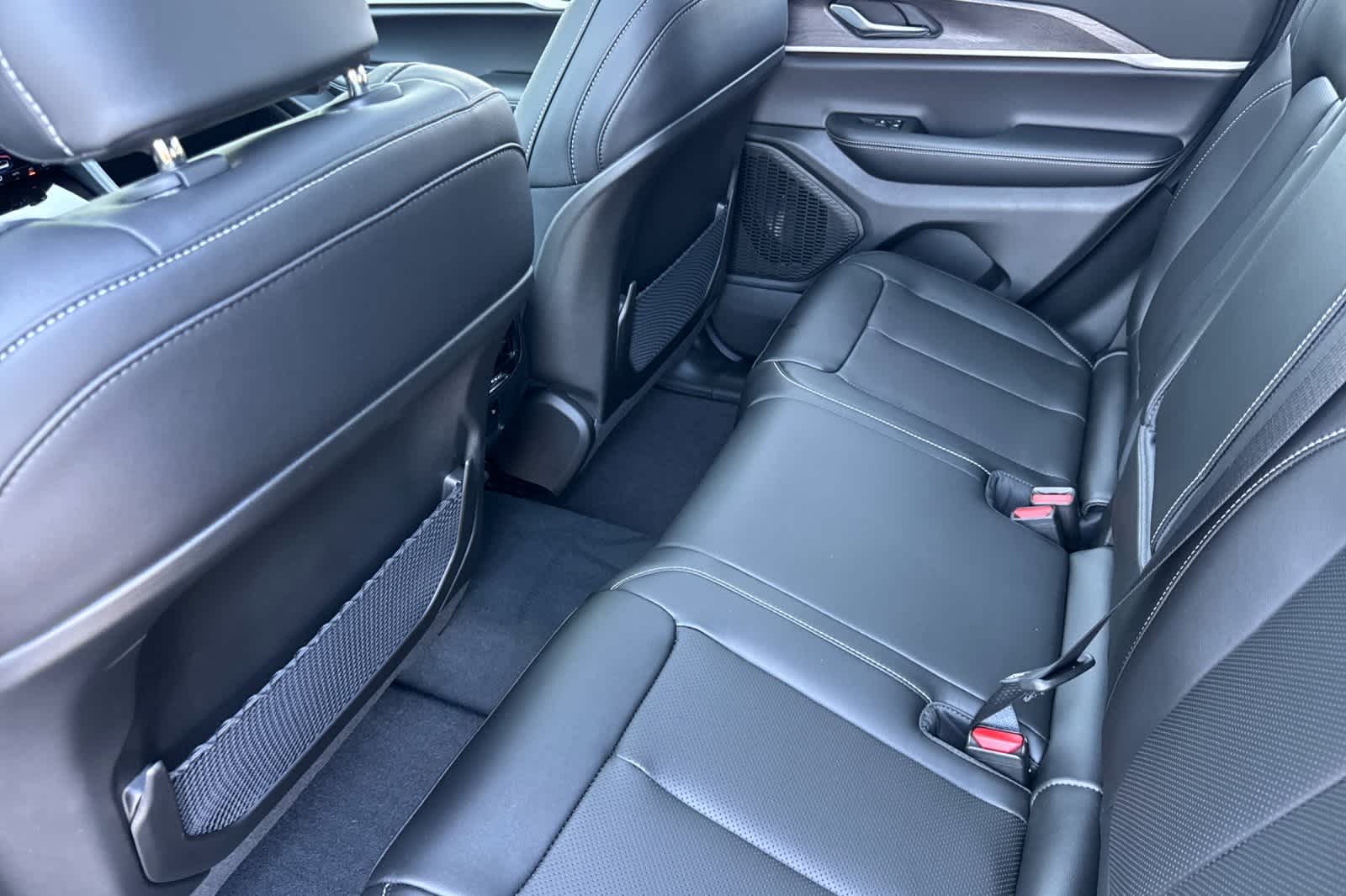 Thumbnail: 2025 Jeep Grand Cherokee - 4