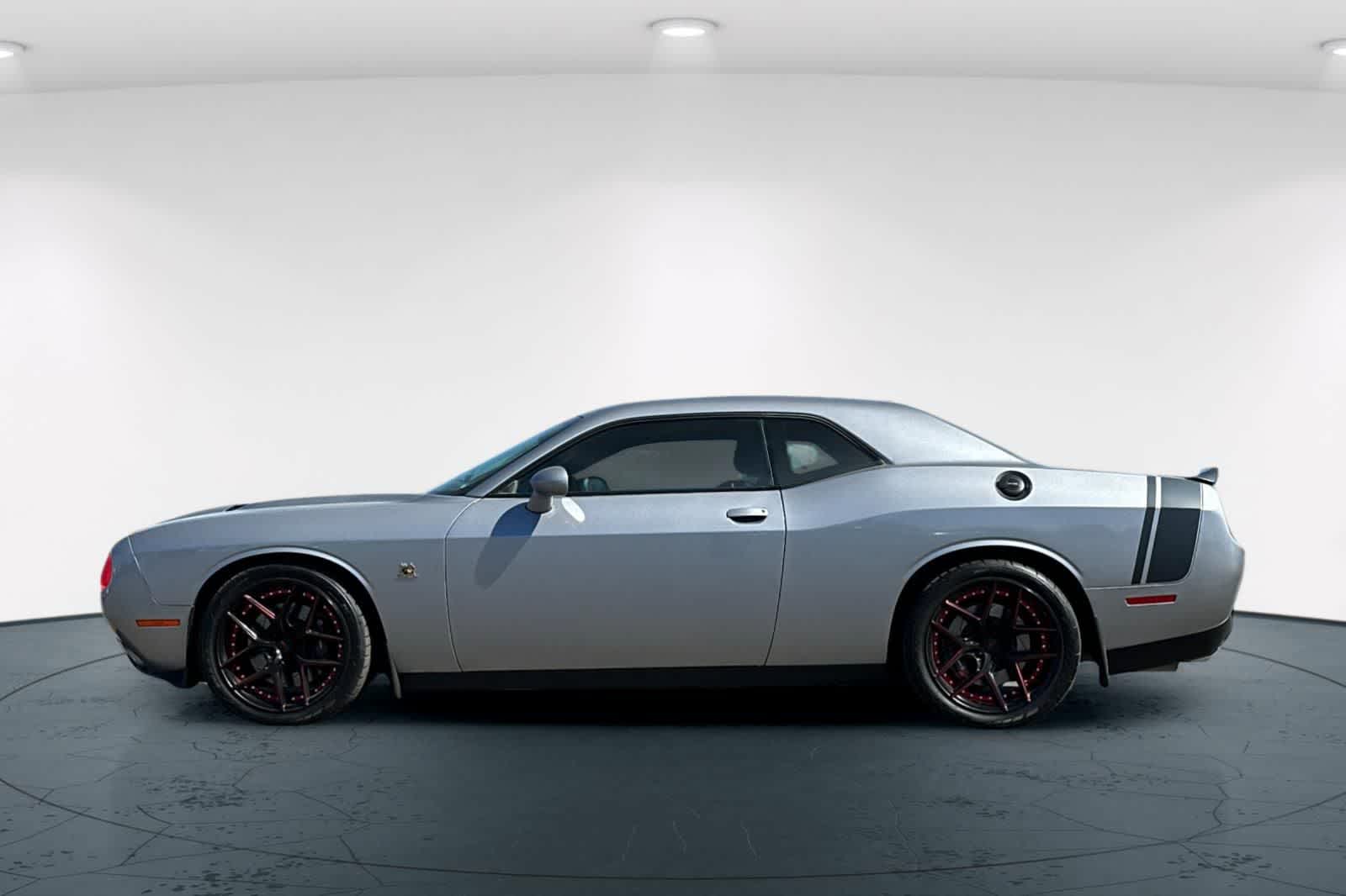 Thumbnail: 2016 Dodge Challenger - 9