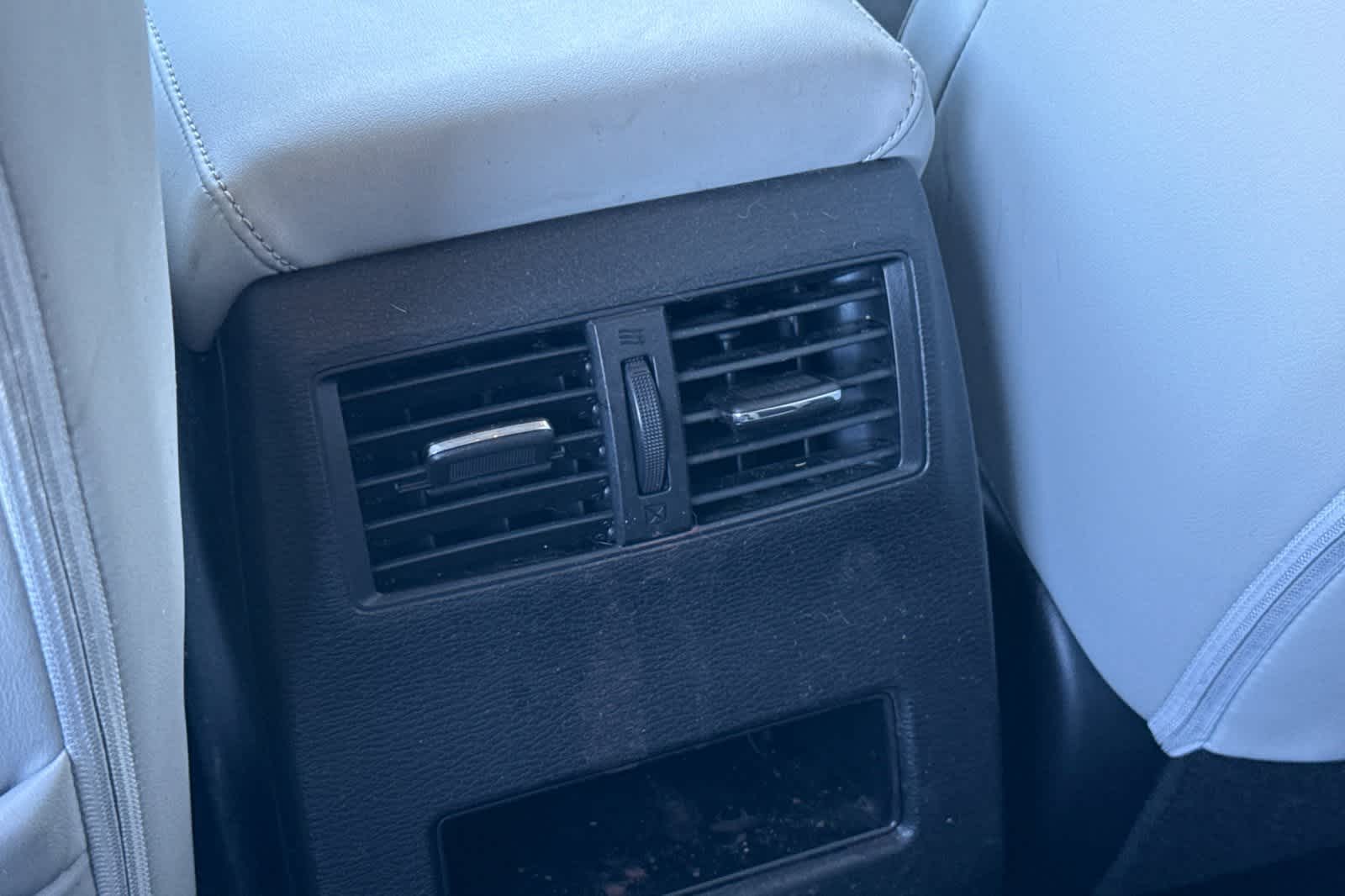 Thumbnail: 2025 Mitsubishi Outlander - 15