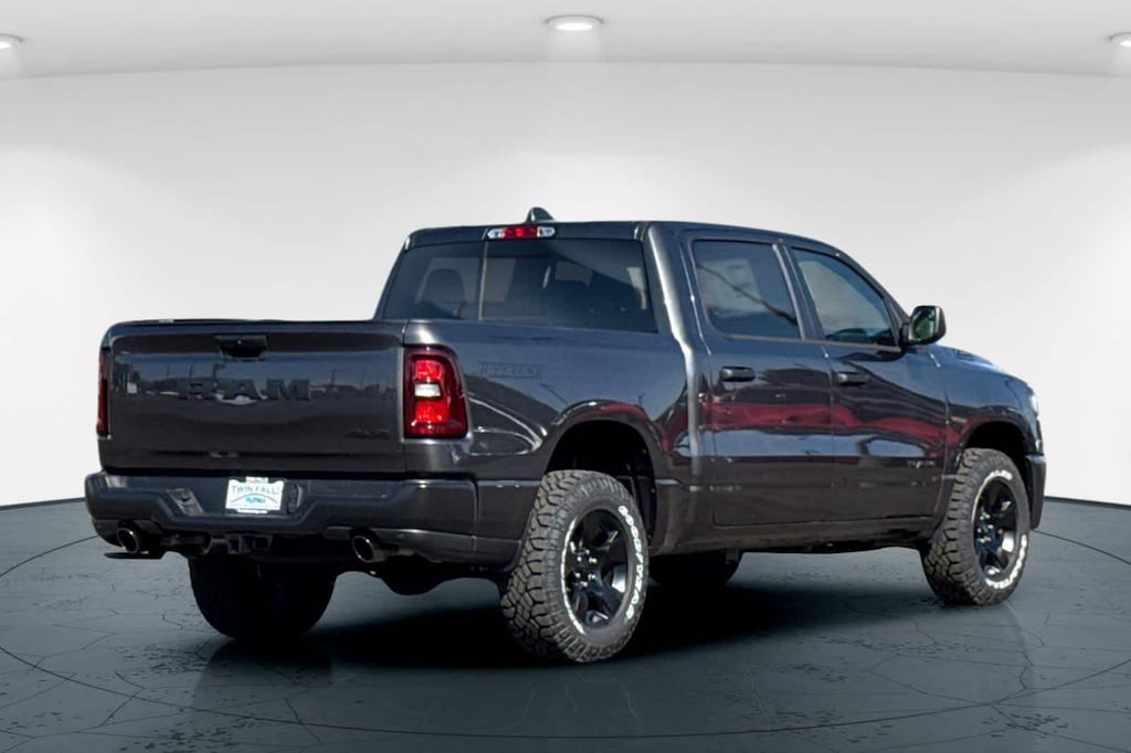 New 2026 Ram 1500 WARLOCK CREW CAB 4X4 5'7 BOX Pickup