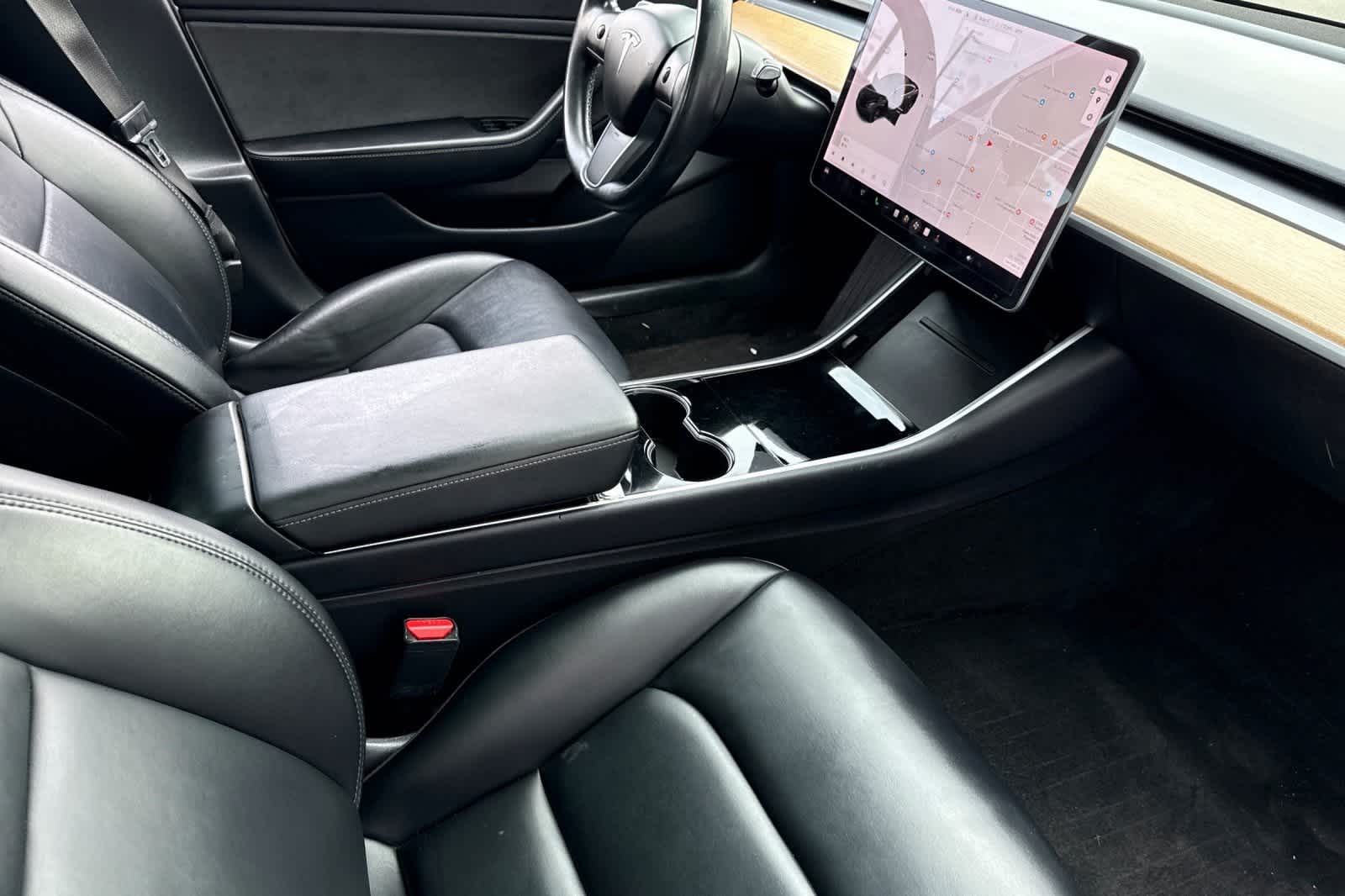 Thumbnail: 2019 Tesla Model 3 - 15