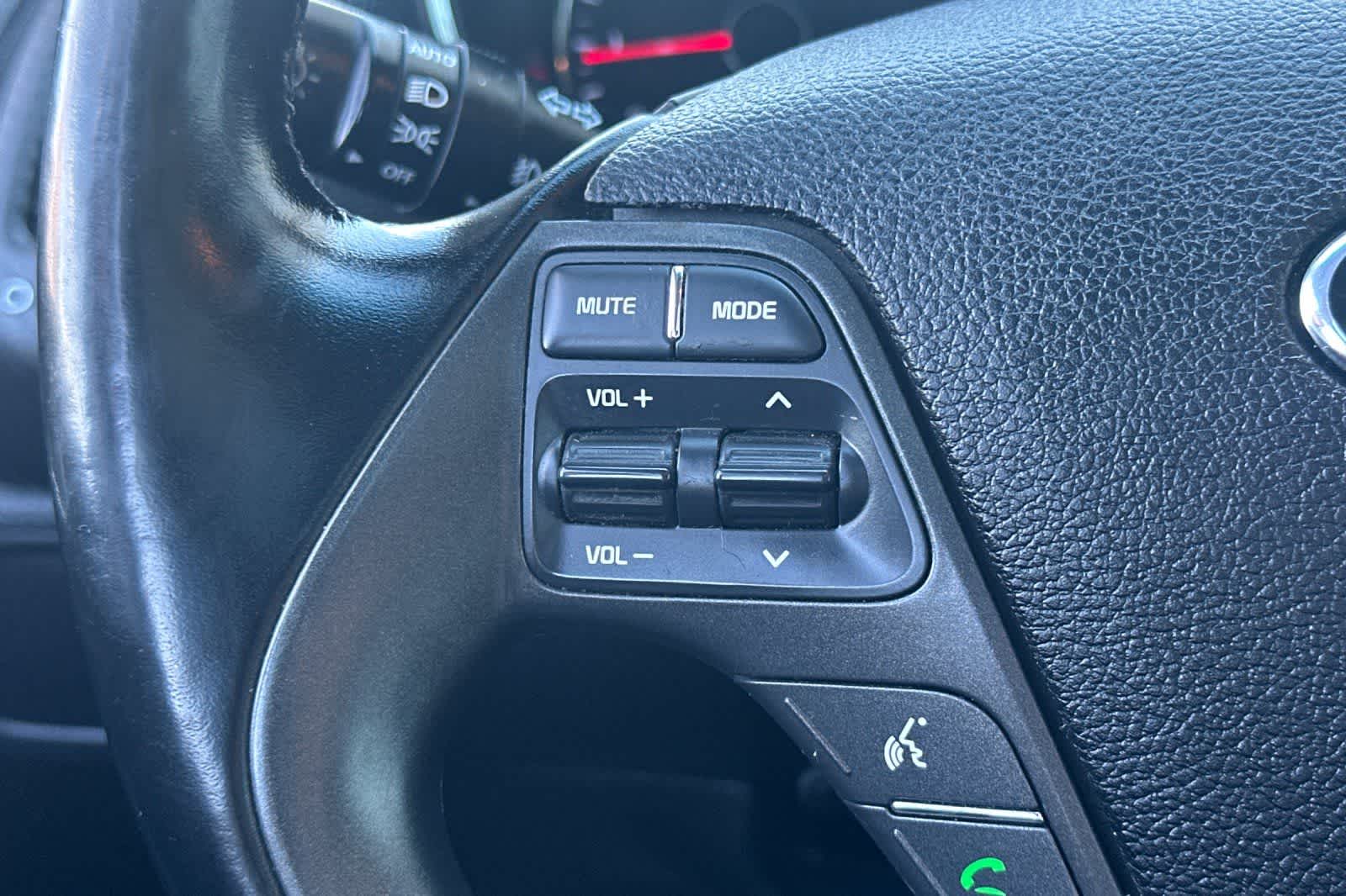 Thumbnail: 2016 Kia Forte - 26