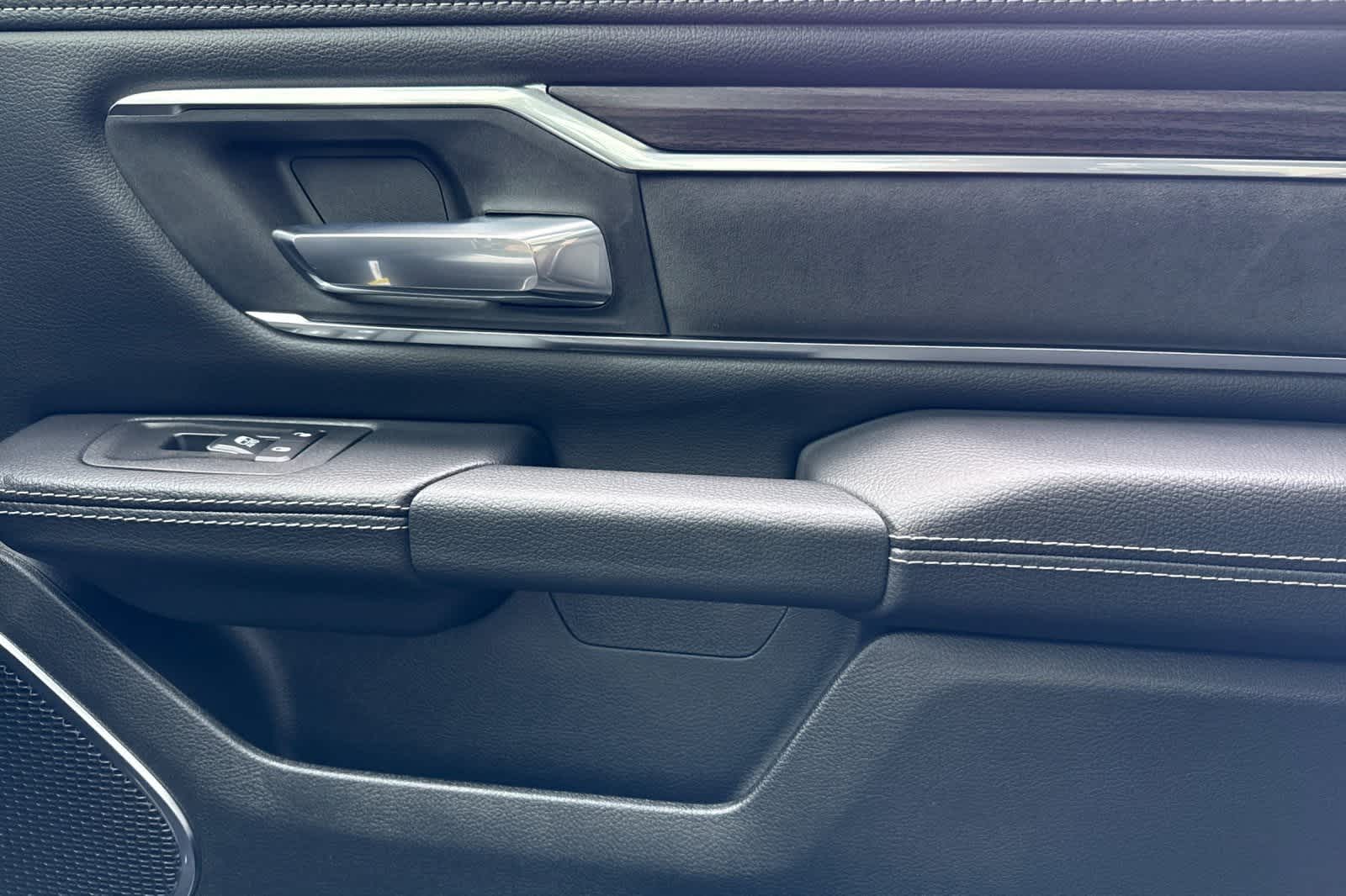 Thumbnail: 2026 RAM 1500 - 18