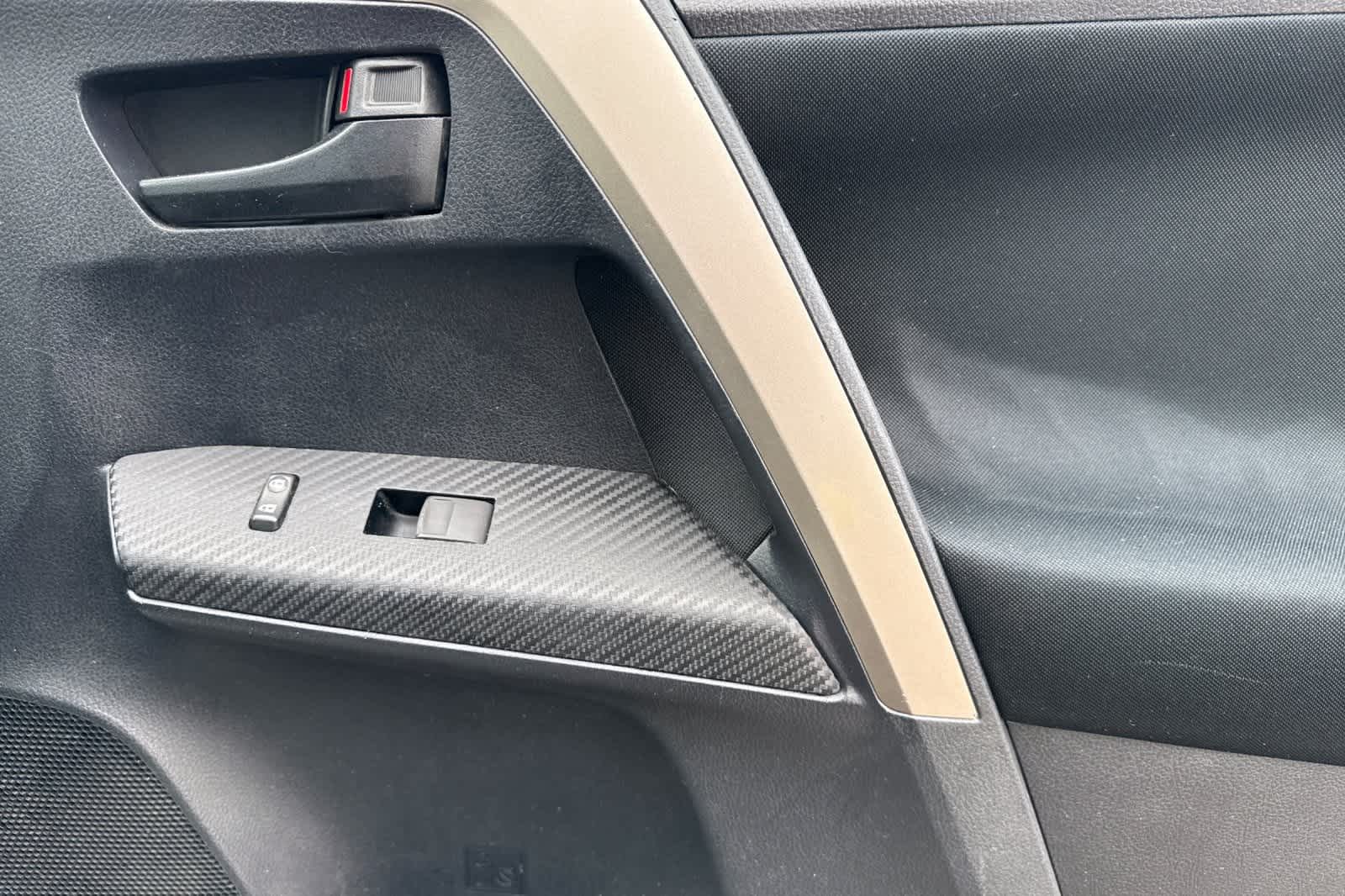 Thumbnail: 2013 Toyota RAV4 - 18