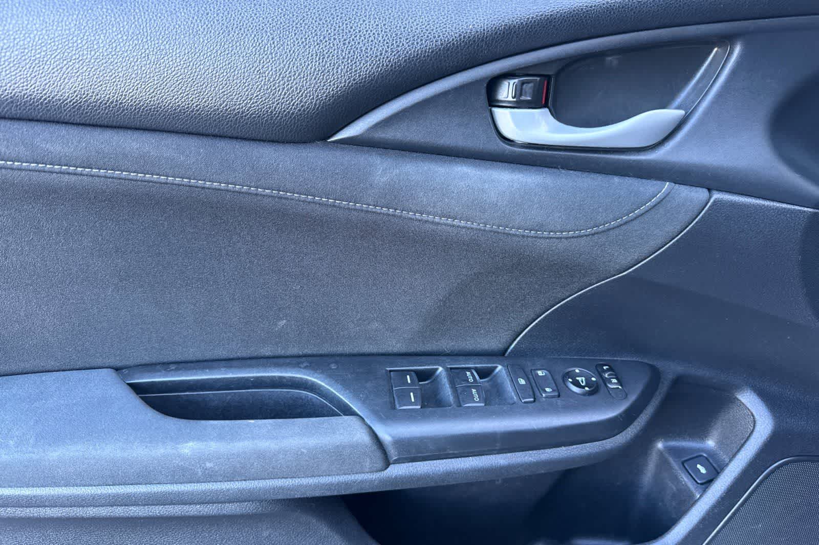 Thumbnail: 2020 Honda Insight - 12