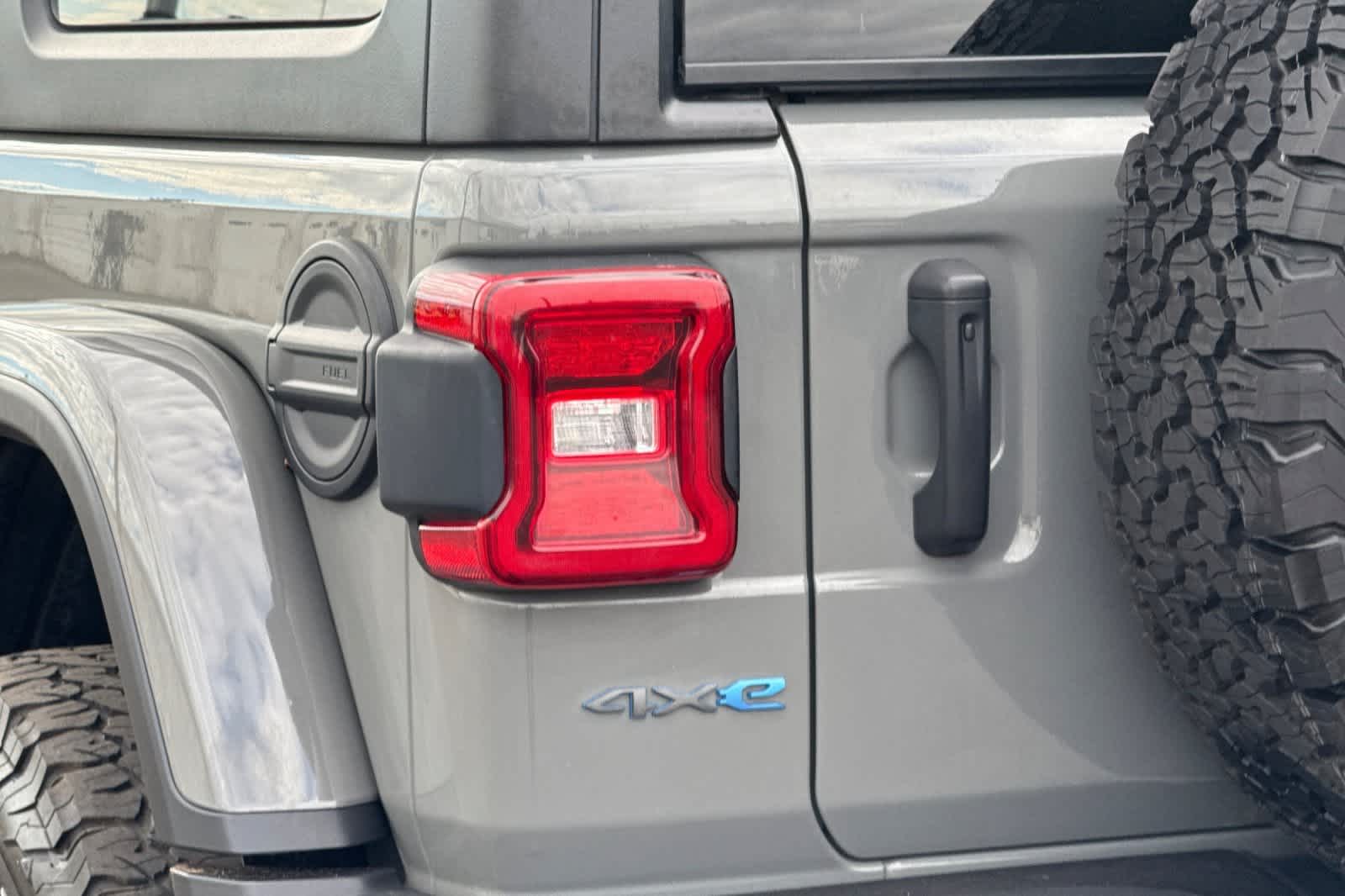 Thumbnail: 2022 Jeep Wrangler - 32