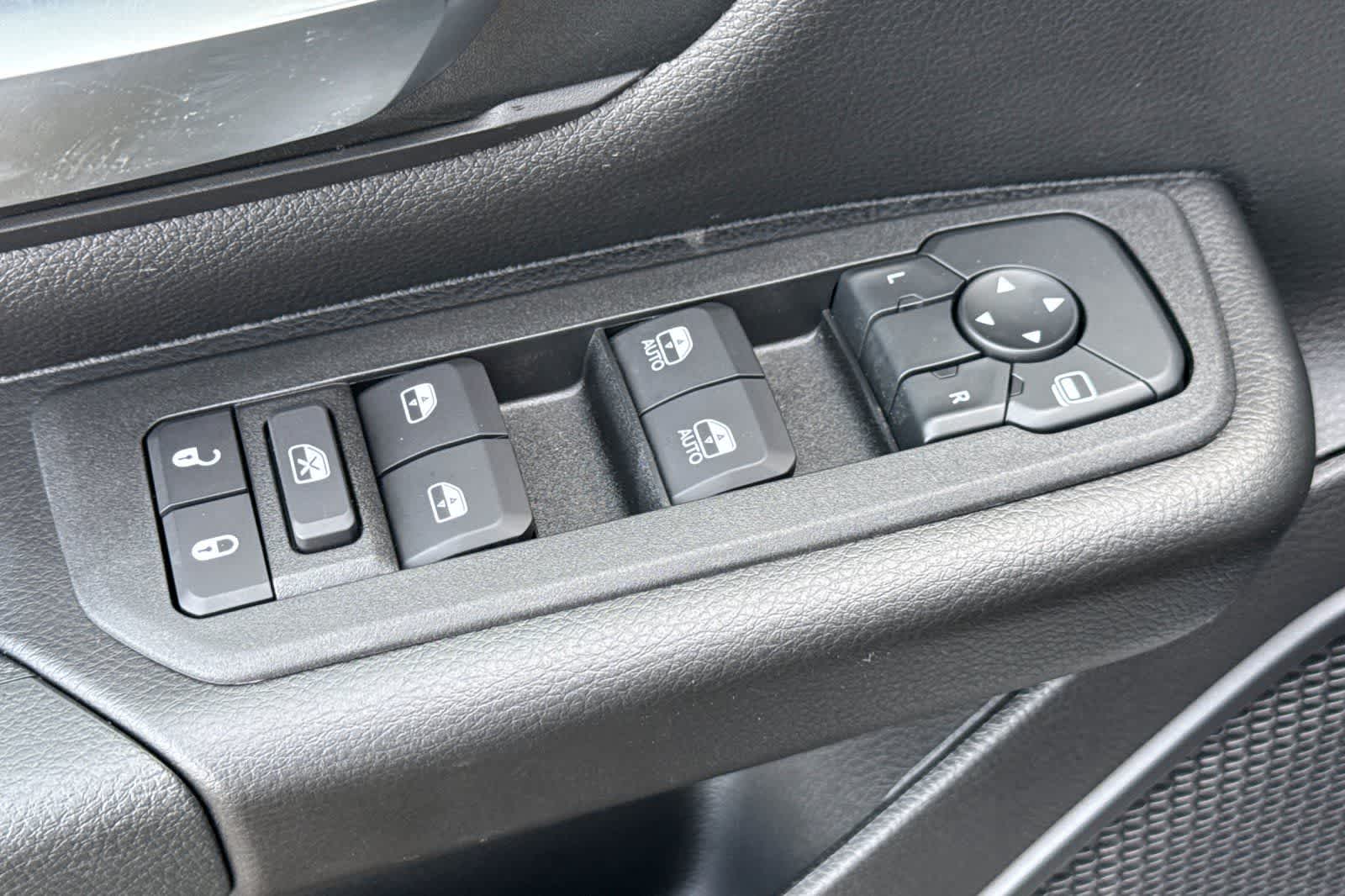 Thumbnail: 2026 RAM 1500 - 13