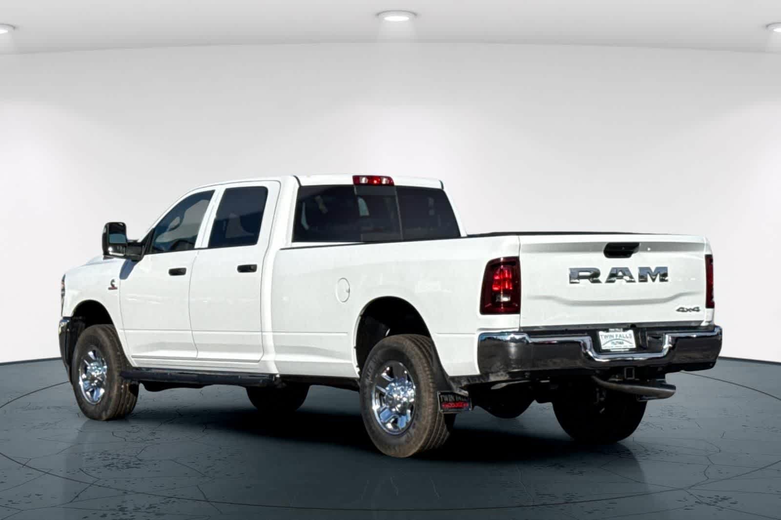 2026 RAM 3500 Tradesman - Photo 8