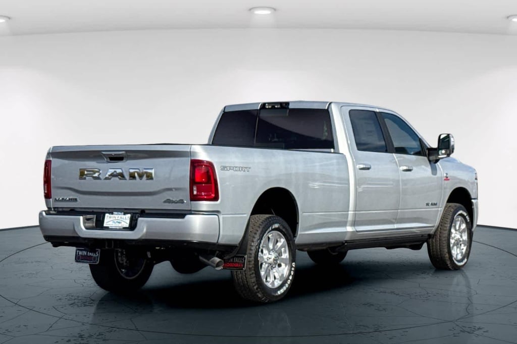 New 2026 Ram 3500 LARAMIE CREW CAB 4X4 8' BOX Pickup