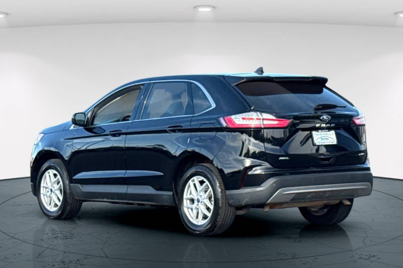 Thumbnail: 2022 Ford Edge - 8